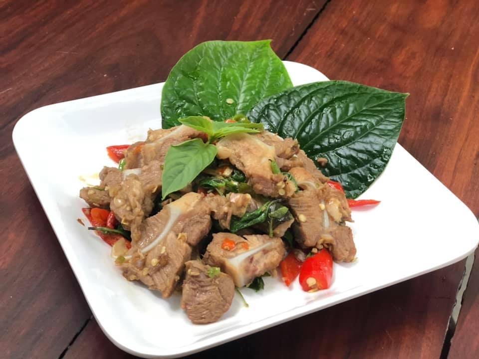 ร้านอ้นส้มตำปูม้า, ไผ่ขวาง, Zaab Station, เอมโอช by The Story, ครัวกางนา, คุ้มขวัญเจ้าเอย, ร้านบ้านเด, กุ่ยหมง, สวนอาหารเบญจรงค์ สุพรรณบุรี, ขัวะ, ลายน้ำ, มุมสบายครัวริมคลอง, ข้าวต้มโกเฑียร, นพรัตน์ ภัตตาคาร, กุ้งเป็น (เจ๊เน้ย), ขนาบน้ำสุพรรณบุรี and mellow, เรือนแพ (ครัวสุพรรณ) &amp; รีสอร์ท, ริมคลองเฮ้าส์, สุรชัยปลาเผา บึงไผ่แขก, Taiheiyo sushi suphanburi