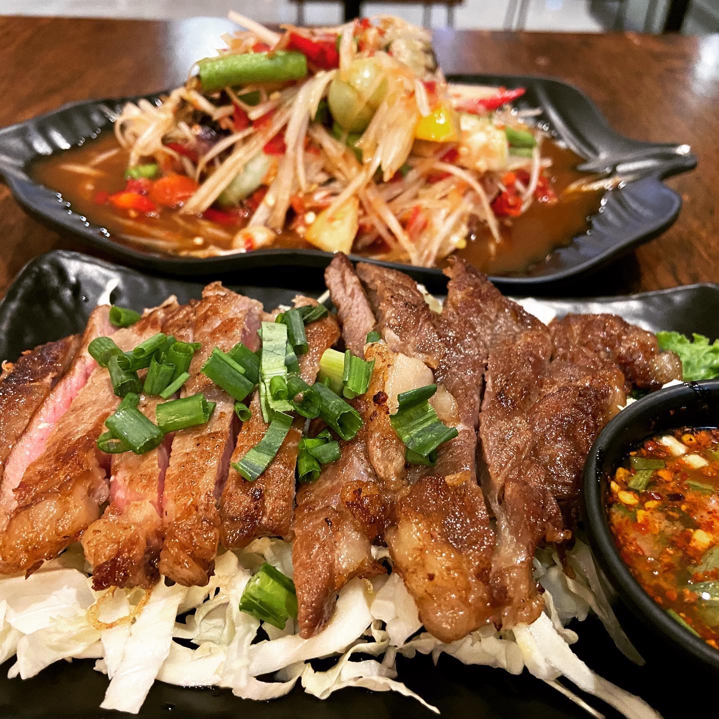 ร้านอ้นส้มตำปูม้า, ไผ่ขวาง, Zaab Station, เอมโอช by The Story, ครัวกางนา, คุ้มขวัญเจ้าเอย, ร้านบ้านเด, กุ่ยหมง, สวนอาหารเบญจรงค์ สุพรรณบุรี, ขัวะ, ลายน้ำ, มุมสบายครัวริมคลอง, ข้าวต้มโกเฑียร, นพรัตน์ ภัตตาคาร, กุ้งเป็น (เจ๊เน้ย), ขนาบน้ำสุพรรณบุรี and mellow, เรือนแพ (ครัวสุพรรณ) &amp; รีสอร์ท, ริมคลองเฮ้าส์, สุรชัยปลาเผา บึงไผ่แขก, Taiheiyo sushi suphanburi