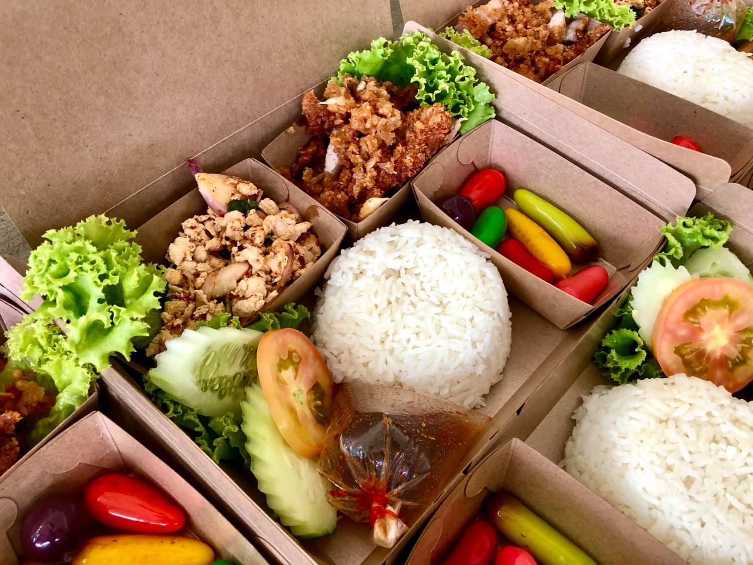 เสียวหลัง, ตี๋ บุญส่ง, อร่อยติดลม Aroi Tidlom, ข้าวราดแกงอาหารตามสั่ง Cryboy, บ้านช่างลาซาล20,  รสทิพย์ ยอดผัก – บ้านหม้อ, ลืออำนาจโภชนา, Sea Breeze ซีฟู้ด