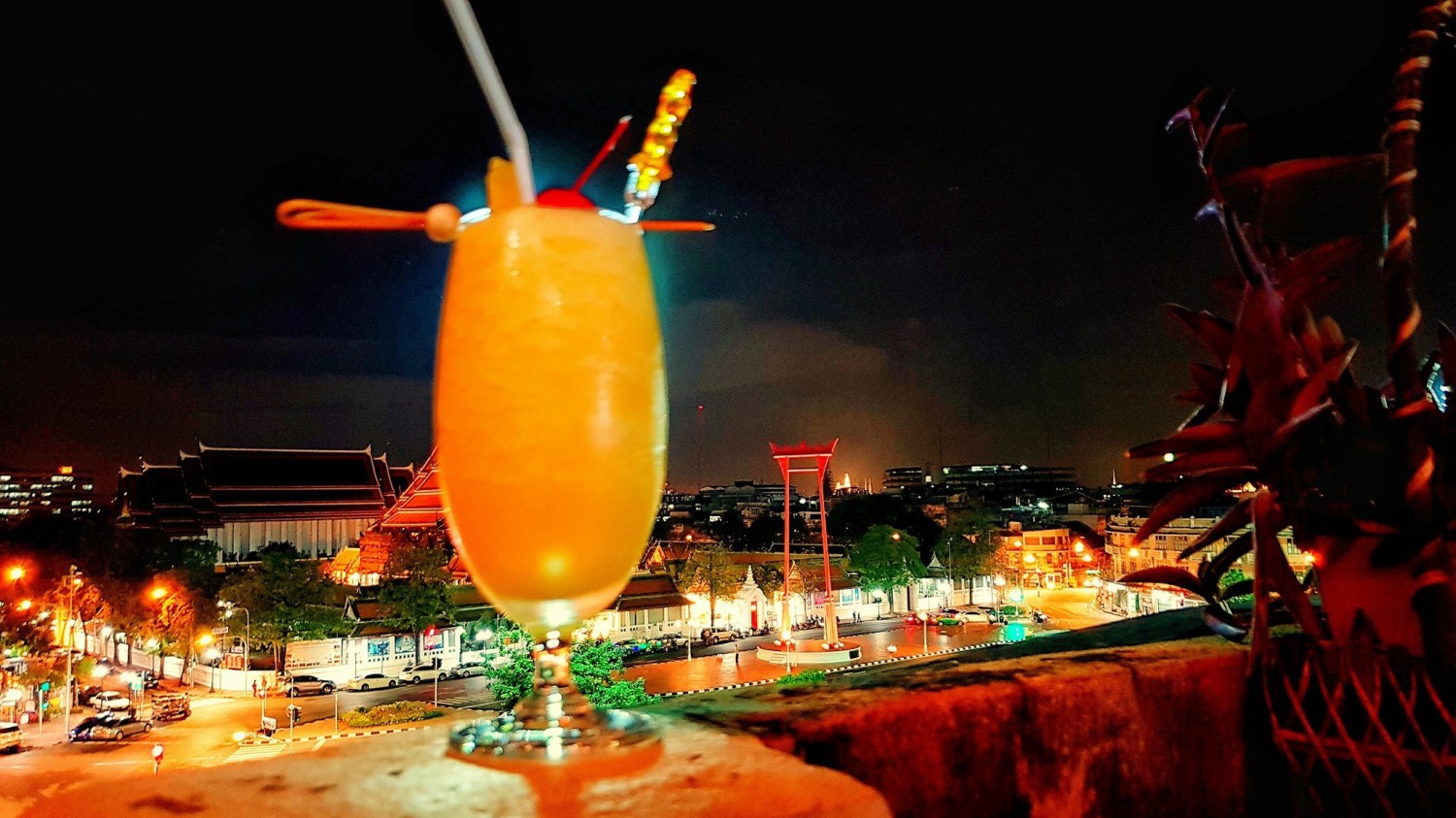 Level 50 by SEE FAH, Sanay Rooftop Bar, Cosmo Bar Bkk, Flashback Rooftop Bar, Dumbo BKK, Wallflowers Cafe, LeeLa Bar, 342 Bar, Peak-A-Boo Bar, SwingBar