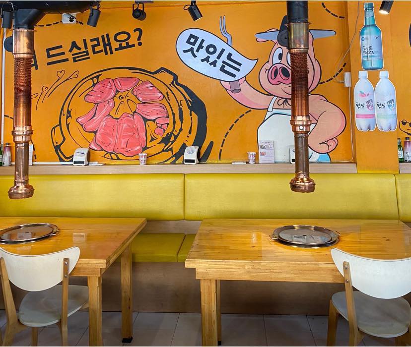 Cypher Gelato, สุกี้จินดา, สาขาลาดพร้าววังหิน, เถ่าชิ่ว น้ำเต้าหู้มือหนึ่ง, เตาถ่าน หมูกระทะ, Unfinished Coffee Roaster, เซี้ยม ก๋วยเตี๋ยวสุโขทัย วังหิน, เครปป้าเฉื่อย, สาขา Plaza Lagoon, เฝอ'54, สาขาลาดพร้าววังหิน 60, ซ้งเป็ดพะโล้, ผัดไทยวังหิน Showปัง, ราดหน้าฟาไฉ, โกวนัน, โกวใหญ่ ก๋วยเตี๋ยวหมูต้มยำ, รัตนา ราชาบะหมี่เกี๊ยวข้าวหมูแดง, ทวีชัยเป็ดพะโล้, กล้วยทอดล้านช้าง, Wood Café, หมูมาไก่ไป, เลิศทิพย์วังหิน, ก๋วยเตี๋ยวต้มยำไข่ลาวา, Buta Shabu, โก โรตีชาชัก ลาดพร้าววังหิน