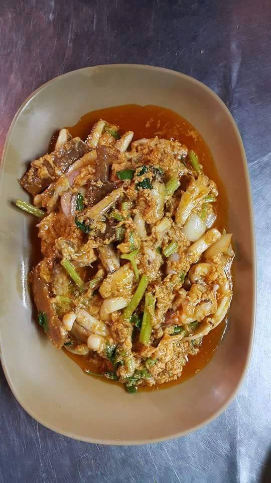 ครัวส้มหอม, Buttercoffs., แดง โภชนา, ลูกชิ้นปลากรายทอด ชัย เศรษฐีเรือทอง, นายอ้วนเย็นตาโฟเสาชิงช้า, ตาชัยก๋วยเตี๋ยวสุโขทัย, 3rd CAFÉ, เหลี่ยมนมสด, ลูกชิ้นหมูแพร่งนรา, เจ๊นี เผือกหิมะ, ภูธรบาร์, โกปี๊เฮี้ยะไถ่กี่ ณ เสาชิงช้า, นมโจ เสาชิงช้า, ข้าวหมูแดงนายชุน, มนต์ นมสด