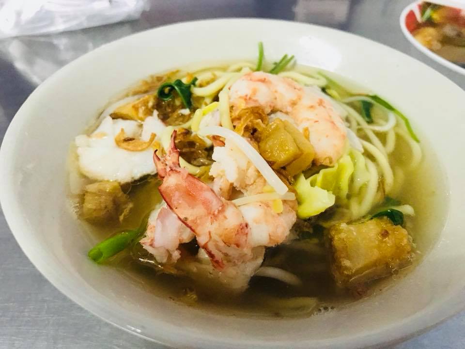 หมี่สะปำ คุณยายเจียร ภูเก็ต, ร้านก๋วยเตี๋ยวเนื้อวัวรับอรุณ, หมี่อ่าวเก, หมี่น้ำกุ้ง อ่าวเก ถนน พูนผล, กิตติก๋วยเตี๋ยวเป็ด ภูเก็ต, ก๋วยเตี๋ยวเรือราไวย์ ซอยใสยวน, ร้านก๋วยเตี๋ยวเรือสี่พระยา (สาขาฉลอง), กิมท้อ นครปฐม, ก๋วยเตี๋ยวลูกชิ้นเนื้อรามา, หมี่แป๊ะเถว, ร้านหมี่โป๋เบี๋ยน, ก๋วยเตี๋ยวเรืออัมพวาภูเก็ต