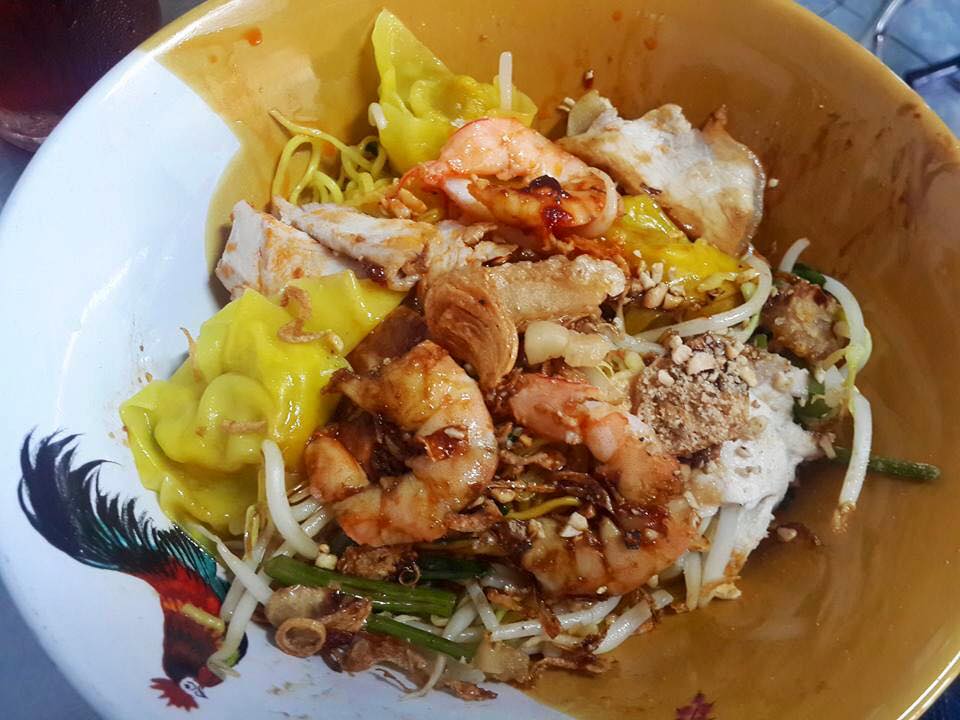 หมี่สะปำ คุณยายเจียร ภูเก็ต, ร้านก๋วยเตี๋ยวเนื้อวัวรับอรุณ, หมี่อ่าวเก, หมี่น้ำกุ้ง อ่าวเก ถนน พูนผล, กิตติก๋วยเตี๋ยวเป็ด ภูเก็ต, ก๋วยเตี๋ยวเรือราไวย์ ซอยใสยวน, ร้านก๋วยเตี๋ยวเรือสี่พระยา (สาขาฉลอง), กิมท้อ นครปฐม, ก๋วยเตี๋ยวลูกชิ้นเนื้อรามา, หมี่แป๊ะเถว, ร้านหมี่โป๋เบี๋ยน, ก๋วยเตี๋ยวเรืออัมพวาภูเก็ต