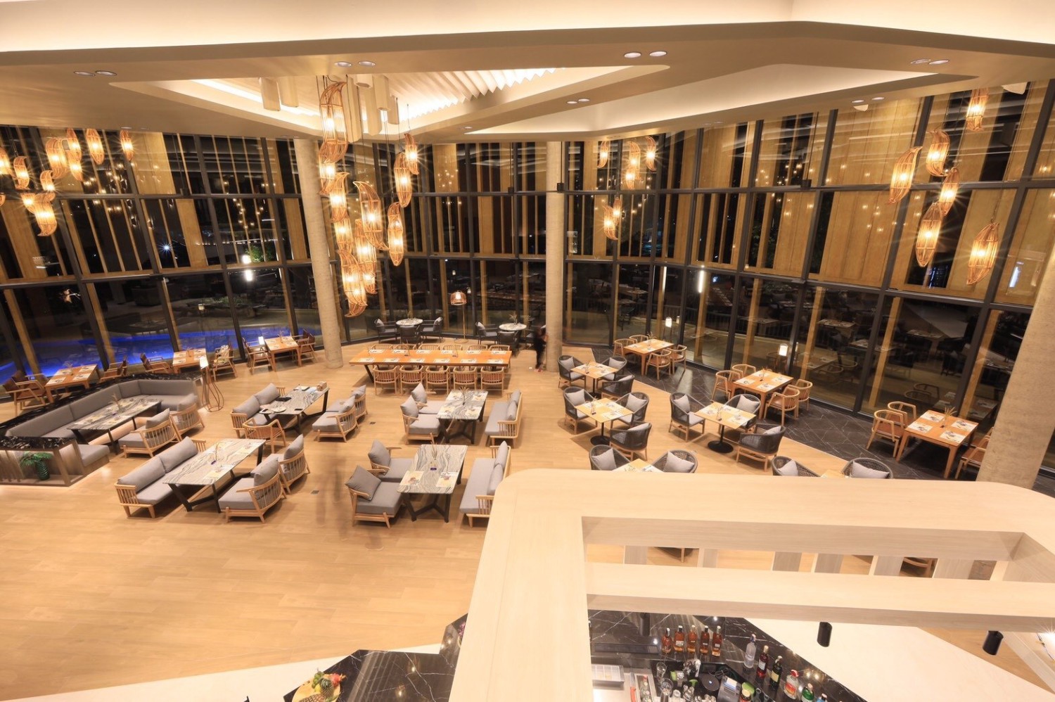 สะหวา, กลมกล่อม, ดอนญ่า, ต้นทาง, ครัวมะเรือง, ร้านข้าวต้ม 2500, เนินขุมทองการ์เด้นท์, นานหยวนบะหมี่เกี๊ยวกุ้ง, สาขากองบิน 56, ไก่ทอดเดชา, สาขาสนามบินหาดใหญ่, สบันงา, เหม่ยเหว่ย สาขาถนนสนามบิน, ร้านข้าวต้มมัดเนินขุมทอง คาเฟ่อาหารใต้