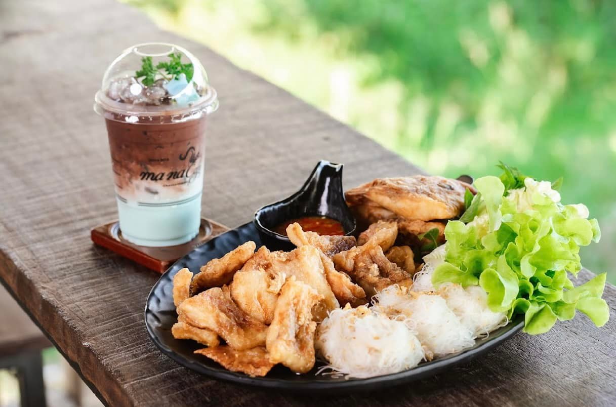 Unplan, ma na cafe', ปลาชุม : Plachum Café & Bistro, Nava House Café - นาวา เฮ้าส์ คาเฟ่, Coffee 123, FarmVille Chachoengsao, บ้านพระจันทร์เวียน, กรีนวิลล์ ผักสลัดเสิร์ฟจากฟาร์ม , D•presso cafe, Baan Melon Desert, Red Cat Cafe ตลาดบ้านใหม่, Lifehouse Cafe & Kitchen, T13 Café