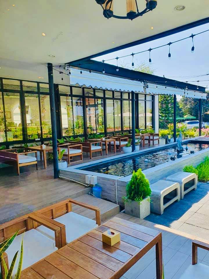 Unplan, ma na cafe', ปลาชุม : Plachum Café & Bistro, Nava House Café - นาวา เฮ้าส์ คาเฟ่, Coffee 123, FarmVille Chachoengsao, บ้านพระจันทร์เวียน, กรีนวิลล์ ผักสลัดเสิร์ฟจากฟาร์ม , D•presso cafe, Baan Melon Desert, Red Cat Cafe ตลาดบ้านใหม่, Lifehouse Cafe & Kitchen, T13 Café