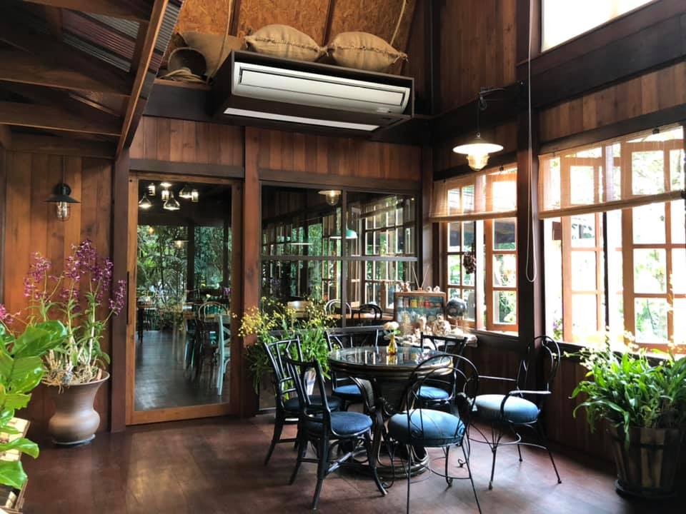 Unplan, ma na cafe', ปลาชุม : Plachum Café & Bistro, Nava House Café - นาวา เฮ้าส์ คาเฟ่, Coffee 123, FarmVille Chachoengsao, บ้านพระจันทร์เวียน, กรีนวิลล์ ผักสลัดเสิร์ฟจากฟาร์ม , D•presso cafe, Baan Melon Desert, Red Cat Cafe ตลาดบ้านใหม่, Lifehouse Cafe & Kitchen, T13 Café