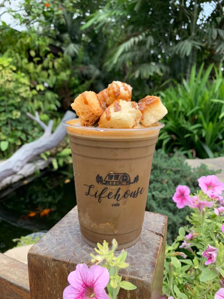 Unplan, ma na cafe', ปลาชุม : Plachum Café & Bistro, Nava House Café - นาวา เฮ้าส์ คาเฟ่, Coffee 123, FarmVille Chachoengsao, บ้านพระจันทร์เวียน, กรีนวิลล์ ผักสลัดเสิร์ฟจากฟาร์ม , D•presso cafe, Baan Melon Desert, Red Cat Cafe ตลาดบ้านใหม่, Lifehouse Cafe & Kitchen, T13 Café