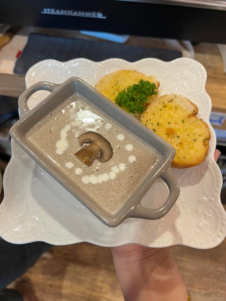 Unplan, ma na cafe', ปลาชุม : Plachum Café & Bistro, Nava House Café - นาวา เฮ้าส์ คาเฟ่, Coffee 123, FarmVille Chachoengsao, บ้านพระจันทร์เวียน, กรีนวิลล์ ผักสลัดเสิร์ฟจากฟาร์ม , D•presso cafe, Baan Melon Desert, Red Cat Cafe ตลาดบ้านใหม่, Lifehouse Cafe & Kitchen, T13 Café