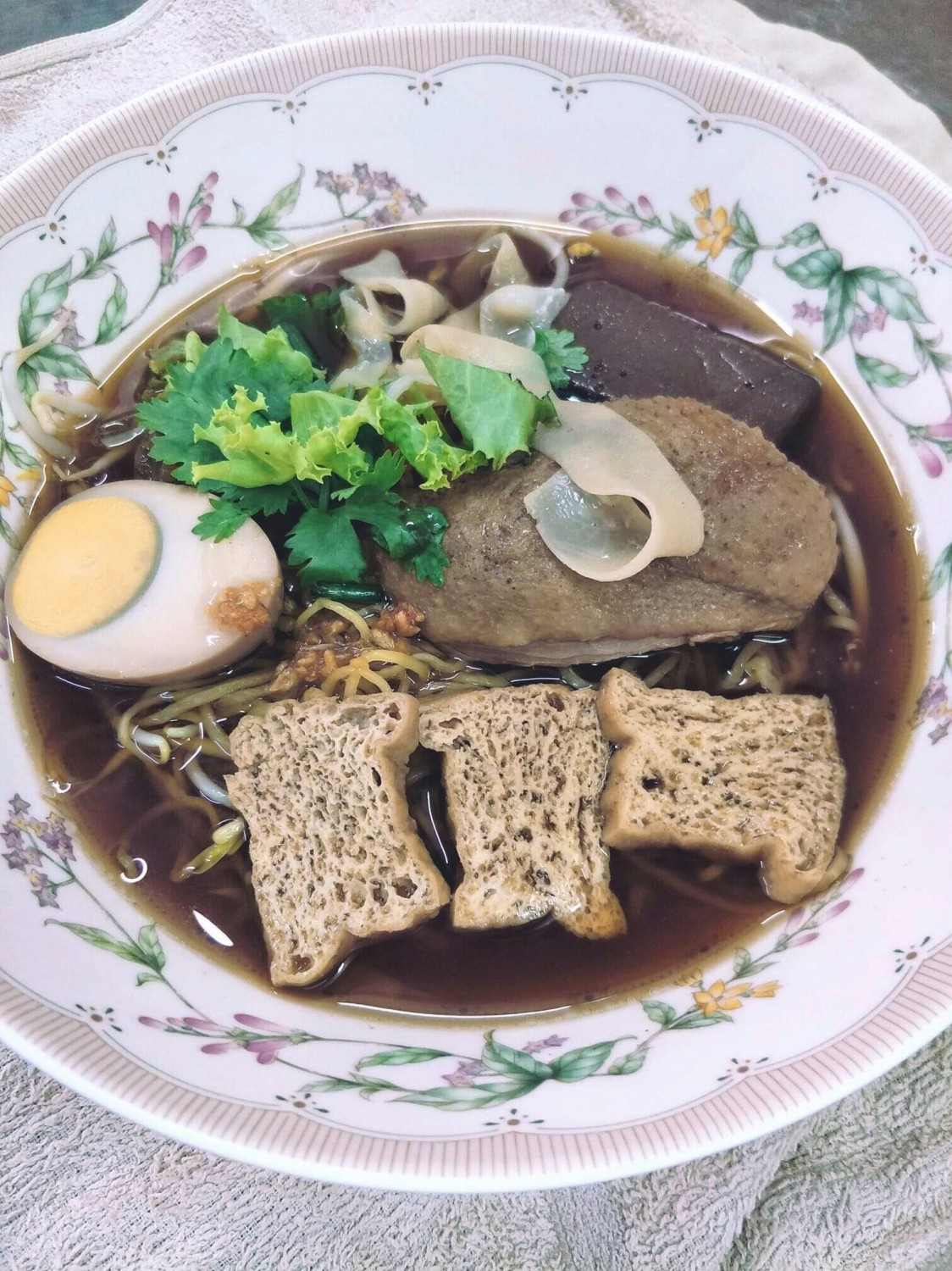 นิยมบุฟเฟ่ต์ ก๋วยเตี๋ยวไก่มะระ, ก๋วยเตี๋ยวเรือ จ้าวคุณ Jaokhun ปากน้ำ สมุทรปราการ, นายท่าน, เฮียปิงลูกชิ้นปลาหมึก, สำรวยก๋วยเตี๋ยวเนื้อ วัดอโศการาม, ก๋วยเตี๋ยวเรือเติมบุญ, ก๋วยเตี๋ยวปลื้ม เนื้อตุ๋น หมูตุ๋น, ก๋วยเตี๋ยวเนื้อ เจ๊หงษ์ แพรกษา, ก๋วยเตี๋ยวเป็ดเจ๊เต็ง, ต.รุ่งโรจน์ ลูกชิ้นปลา, เนื้อตุ๋น แม่ประคำ อร่อยที่สุดในโลก 24 ชม., เจ๊ลี ก๋วยเตี๋ยวเรืออยุธยา รสเด็ด, ติ๋มก๋วยเตี๋ยวเป็ด, ก๋วยเตี๋ยวลูกชิ้นยักษ์ - สะพานเขียว, ก๋วยเตี๋ยวดาวทอง, ก๋วยเตี๋ยวข้ามฟาก, สถานีรถไฟฟ้าทิพวัล-แบริ่งเก่า, ก๋วยเตี๋ยวเรือตรากบ ปั๊ม ปตท.สมจิตร, เจ๊ดา ก๋วยเตี๋ยวเป็ด ปากน้ำ