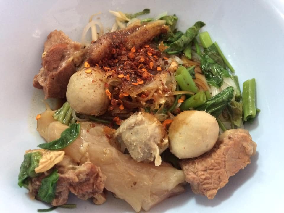 นิยมบุฟเฟ่ต์ ก๋วยเตี๋ยวไก่มะระ, ก๋วยเตี๋ยวเรือ จ้าวคุณ Jaokhun ปากน้ำ สมุทรปราการ, นายท่าน, เฮียปิงลูกชิ้นปลาหมึก, สำรวยก๋วยเตี๋ยวเนื้อ วัดอโศการาม, ก๋วยเตี๋ยวเรือเติมบุญ, ก๋วยเตี๋ยวปลื้ม เนื้อตุ๋น หมูตุ๋น, ก๋วยเตี๋ยวเนื้อ เจ๊หงษ์ แพรกษา, ก๋วยเตี๋ยวเป็ดเจ๊เต็ง, ต.รุ่งโรจน์ ลูกชิ้นปลา, เนื้อตุ๋น แม่ประคำ อร่อยที่สุดในโลก 24 ชม., เจ๊ลี ก๋วยเตี๋ยวเรืออยุธยา รสเด็ด, ติ๋มก๋วยเตี๋ยวเป็ด, ก๋วยเตี๋ยวลูกชิ้นยักษ์ - สะพานเขียว, ก๋วยเตี๋ยวดาวทอง, ก๋วยเตี๋ยวข้ามฟาก, สถานีรถไฟฟ้าทิพวัล-แบริ่งเก่า, ก๋วยเตี๋ยวเรือตรากบ ปั๊ม ปตท.สมจิตร, เจ๊ดา ก๋วยเตี๋ยวเป็ด ปากน้ำ