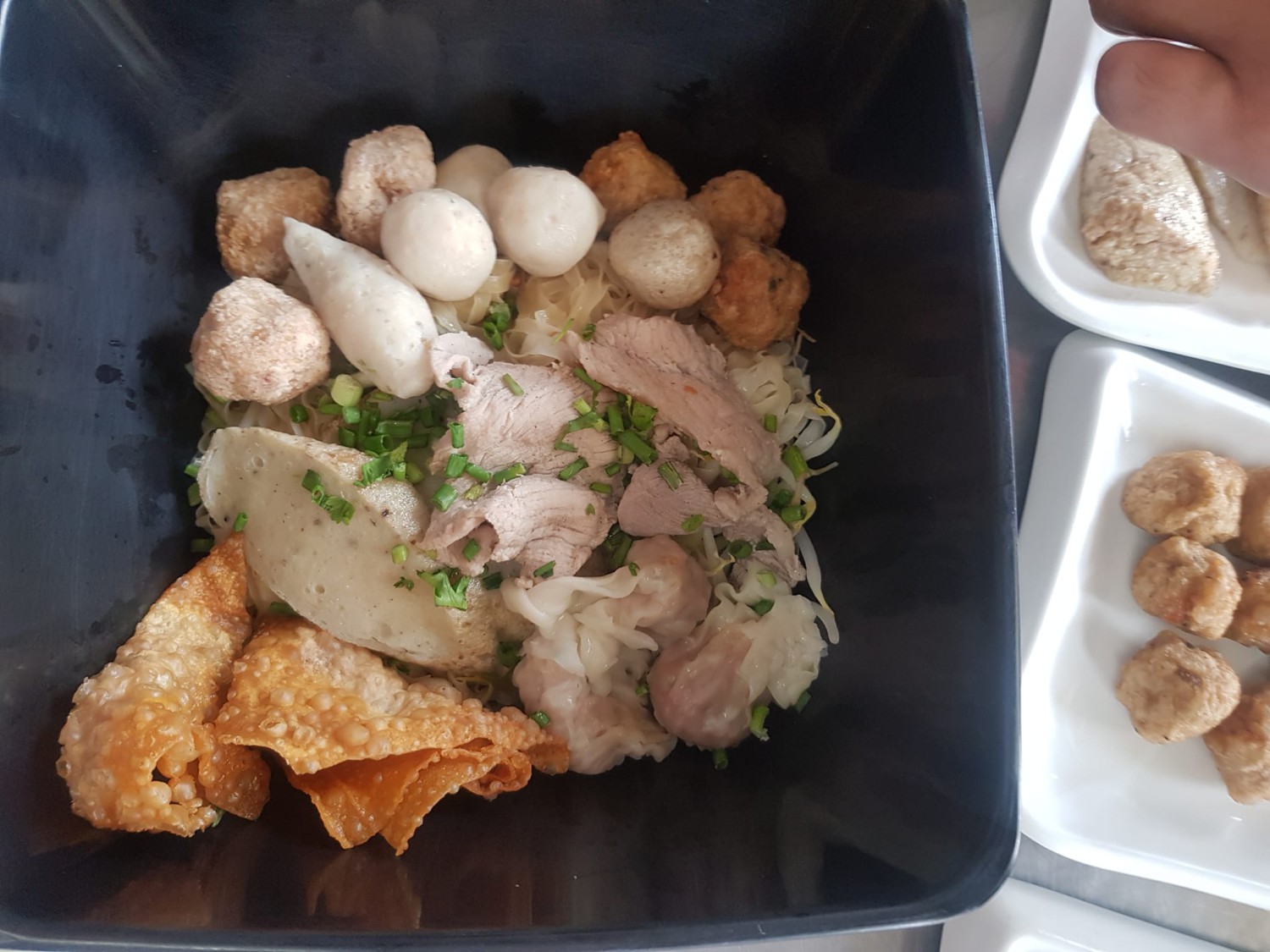 นิยมบุฟเฟ่ต์ ก๋วยเตี๋ยวไก่มะระ, ก๋วยเตี๋ยวเรือ จ้าวคุณ Jaokhun ปากน้ำ สมุทรปราการ, นายท่าน, เฮียปิงลูกชิ้นปลาหมึก, สำรวยก๋วยเตี๋ยวเนื้อ วัดอโศการาม, ก๋วยเตี๋ยวเรือเติมบุญ, ก๋วยเตี๋ยวปลื้ม เนื้อตุ๋น หมูตุ๋น, ก๋วยเตี๋ยวเนื้อ เจ๊หงษ์ แพรกษา, ก๋วยเตี๋ยวเป็ดเจ๊เต็ง, ต.รุ่งโรจน์ ลูกชิ้นปลา, เนื้อตุ๋น แม่ประคำ อร่อยที่สุดในโลก 24 ชม., เจ๊ลี ก๋วยเตี๋ยวเรืออยุธยา รสเด็ด, ติ๋มก๋วยเตี๋ยวเป็ด, ก๋วยเตี๋ยวลูกชิ้นยักษ์ - สะพานเขียว, ก๋วยเตี๋ยวดาวทอง, ก๋วยเตี๋ยวข้ามฟาก, สถานีรถไฟฟ้าทิพวัล-แบริ่งเก่า, ก๋วยเตี๋ยวเรือตรากบ ปั๊ม ปตท.สมจิตร, เจ๊ดา ก๋วยเตี๋ยวเป็ด ปากน้ำ