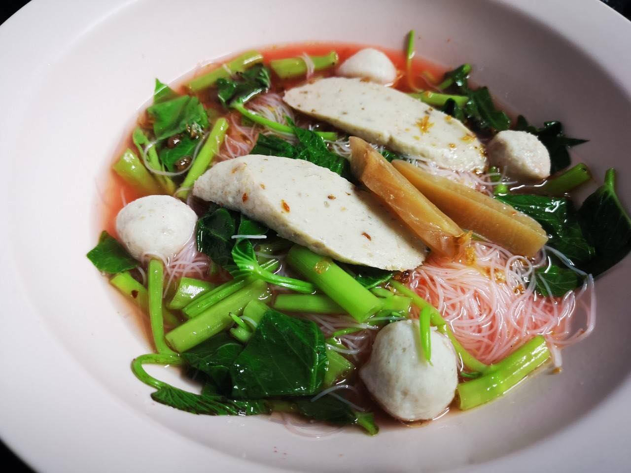 นิยมบุฟเฟ่ต์ ก๋วยเตี๋ยวไก่มะระ, ก๋วยเตี๋ยวเรือ จ้าวคุณ Jaokhun ปากน้ำ สมุทรปราการ, นายท่าน, เฮียปิงลูกชิ้นปลาหมึก, สำรวยก๋วยเตี๋ยวเนื้อ วัดอโศการาม, ก๋วยเตี๋ยวเรือเติมบุญ, ก๋วยเตี๋ยวปลื้ม เนื้อตุ๋น หมูตุ๋น, ก๋วยเตี๋ยวเนื้อ เจ๊หงษ์ แพรกษา, ก๋วยเตี๋ยวเป็ดเจ๊เต็ง, ต.รุ่งโรจน์ ลูกชิ้นปลา, เนื้อตุ๋น แม่ประคำ อร่อยที่สุดในโลก 24 ชม., เจ๊ลี ก๋วยเตี๋ยวเรืออยุธยา รสเด็ด, ติ๋มก๋วยเตี๋ยวเป็ด, ก๋วยเตี๋ยวลูกชิ้นยักษ์ - สะพานเขียว, ก๋วยเตี๋ยวดาวทอง, ก๋วยเตี๋ยวข้ามฟาก, สถานีรถไฟฟ้าทิพวัล-แบริ่งเก่า, ก๋วยเตี๋ยวเรือตรากบ ปั๊ม ปตท.สมจิตร, เจ๊ดา ก๋วยเตี๋ยวเป็ด ปากน้ำ