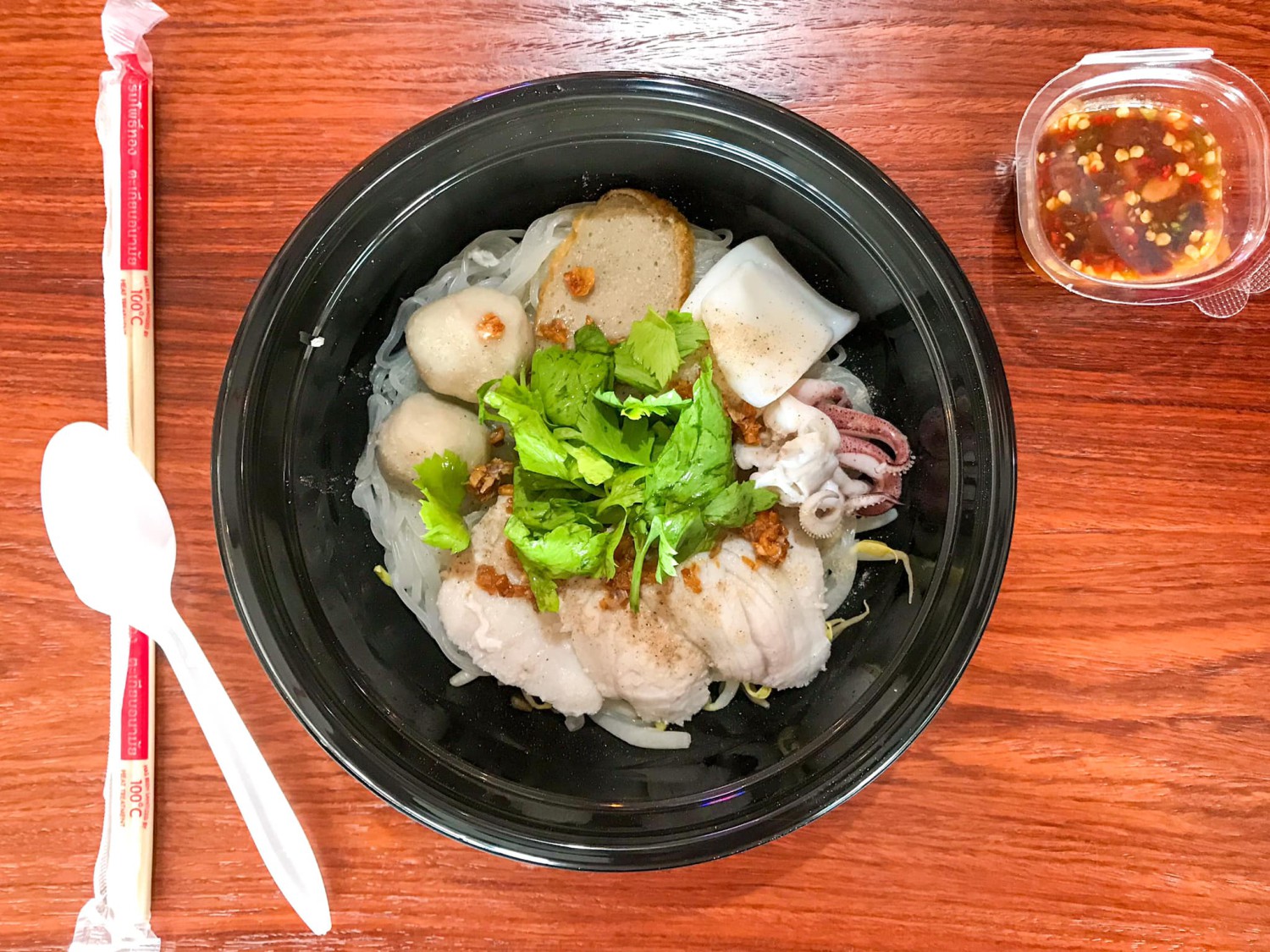 ร้านก๋วยเตี๋ยวยายปุก วัดธรรมนิมิต จ.สมุทรสงคราม, เตี๋ยว ตก กะลา, ก๋องเมงจั้น บะหมี่เกี๊ยว, ร้านอาหาร เกาเหลากรุงไทย, ก๋วยเตี๋ยวหมูมะนาว แม่บุญมี, ก๋วยเตี๋ยวเรือแคปลั่น หมูน้ำตก-น้ำแดง, แซ่บเตี๋ยวห้อยขา บ้าน ณ ตุ๊กจ้า, ก๋วยเตี๋ยวเนื้อ-หมูน้ำแดง ลุงพร เจ้าเก่าคลองตะโก, ก๋วยเตี๋ยวหมูย่างกะทิสด อัมพวา, ก๋วยเตี๋ยวปลาคลองโคน, เจ๊เล็กก๋วยเตี๋ยวเป็ด วัดแก้วฟ้า, ร้านลูกชิ้นวีระ แม่กลอง, ร้านชุ้นพานิช เจ้อั้ง, บ้านเตี๋ยวทรงไทย