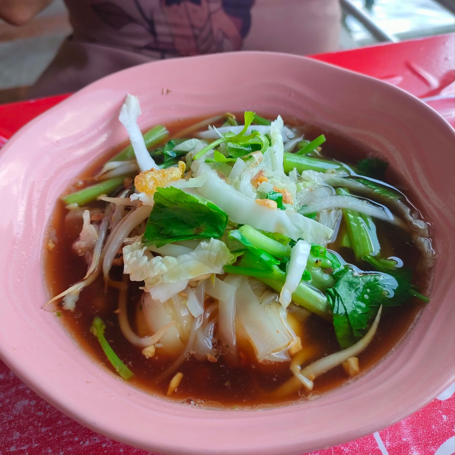 ร้านก๋วยเตี๋ยวยายปุก วัดธรรมนิมิต จ.สมุทรสงคราม, เตี๋ยว ตก กะลา, ก๋องเมงจั้น บะหมี่เกี๊ยว, ร้านอาหาร เกาเหลากรุงไทย, ก๋วยเตี๋ยวหมูมะนาว แม่บุญมี, ก๋วยเตี๋ยวเรือแคปลั่น หมูน้ำตก-น้ำแดง, แซ่บเตี๋ยวห้อยขา บ้าน ณ ตุ๊กจ้า, ก๋วยเตี๋ยวเนื้อ-หมูน้ำแดง ลุงพร เจ้าเก่าคลองตะโก, ก๋วยเตี๋ยวหมูย่างกะทิสด อัมพวา, ก๋วยเตี๋ยวปลาคลองโคน, เจ๊เล็กก๋วยเตี๋ยวเป็ด วัดแก้วฟ้า, ร้านลูกชิ้นวีระ แม่กลอง, ร้านชุ้นพานิช เจ้อั้ง, บ้านเตี๋ยวทรงไทย