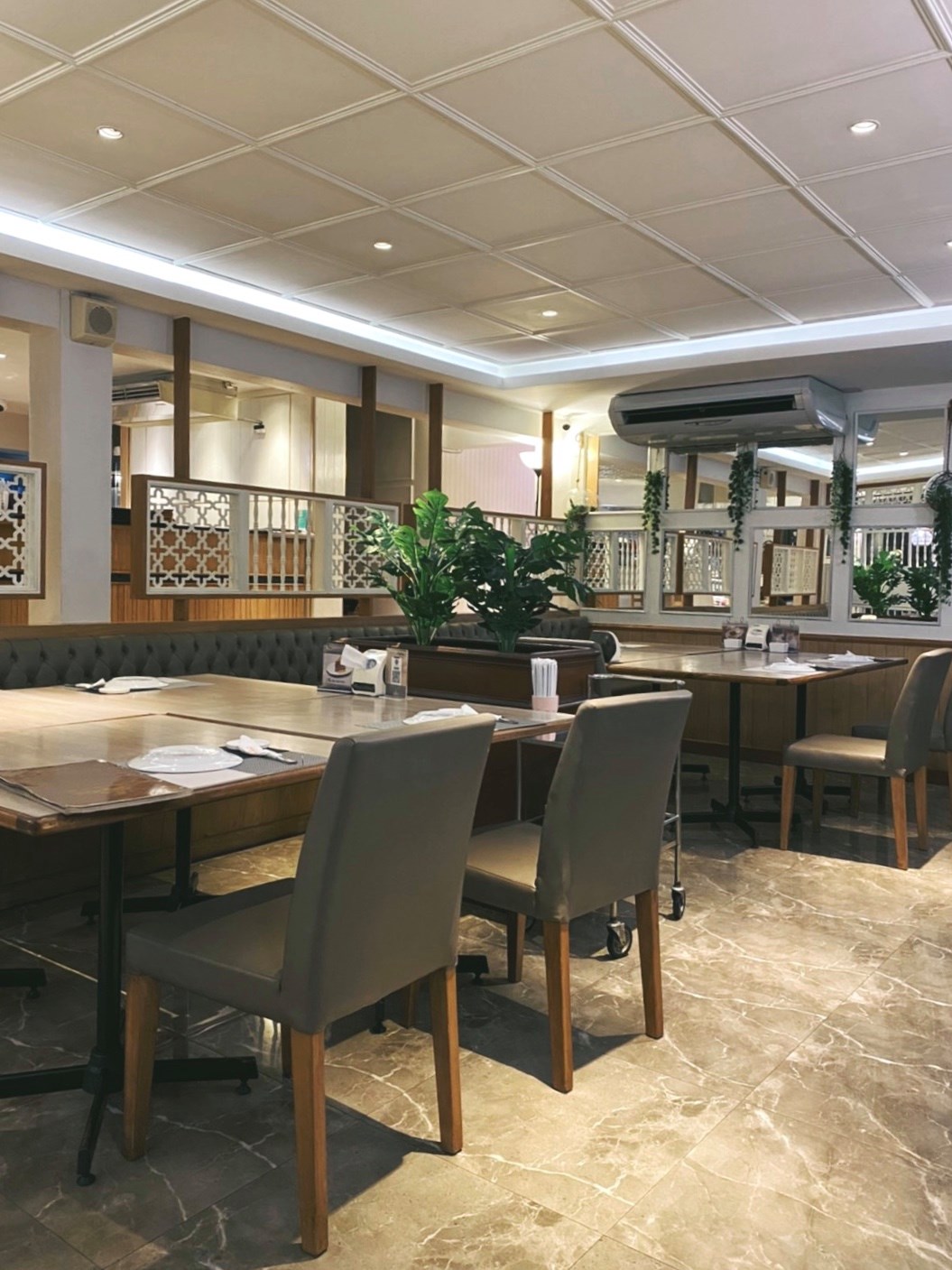 NARA Thai Cuisine, ธธดา TH•TH•DAH, Marie Guimar, อรุณ, Phuket Town Restaurant, บ้านรับรอง, ต้นเครื่อง, Ruen Noppagao - ร้านอาหารเรือนนพเก้า, บ้านไอซ์, กลางซอย, อ้อยหวาน, Simmer by Praha , Ther Dining & Bar, Na Bowon ณ บวร, คุณเอียดชาววัง & ANYA Cafe', Supanniga Eating Room, สาขาท่าเตียน