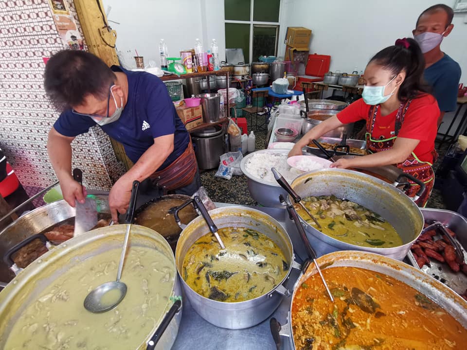 ติ๋มเกี๊ยวยักษ์, แกงกระหรี่คุณมาลี, Hongkong Dimsum, เหอ เฉิน ฟง, ข้าวขาหมูนายอุ๊ , เกี้ยมอี๋โบราณเจ๊ชุง, ขนมบั๊วเกี้ยไหหลำโบราณ, ข้าวขาหมูเฮียโอว, บะหมี่จับกัง เยาวราช, ก๋วยเตี๋ยวเป็ดนายเมา, ราดหน้า ท่ง ฮั่ว เฮง "เฮียตั๋ง", JAO.UN - 早安, ตี๋หยกกาแฟโบราณ, Lhong Tou Cafe, ZONG TER - 松德