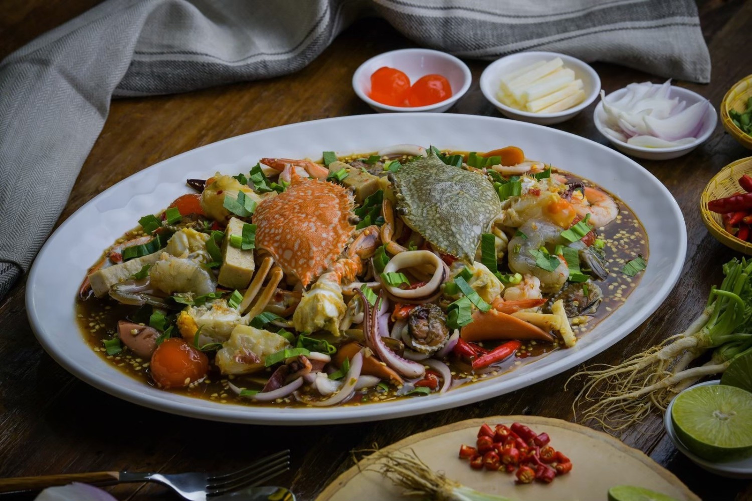โคตรยำ ห้วยขวาง, Lehaha Lanzhou Ramen (สาขาห้วยขวาง), Kuang Seafood, เจ๊ติ๋มซีฟู้ดห้วยขวาง, เปลว ก๋วยเตี๋ยวต้มยำ, Rakuzen Time