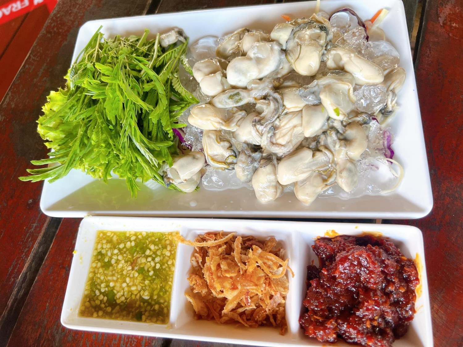 บ้านโพธิ์ริเวอร์ไซด์, ร้านอาหารมธุรสเรือนแพ, Baan Melon Desert, ร้านบ้านเบญฯ, บ้านปูกรรเชียง, ร้านกุ้งนาง, ร้านชวนมา ริมแม่น้ำบางปะกง, ครัวแม่ส้มเกลี้ยง, ครัวปลาเถื่อน, แพเคียงน้ำ, ลุงตีฟและยาย, รวยเรือนแพ, เอกเขนก, ชัยครับ, แพพยงค์ ริมน้ำ, 111/11 บ้านริมคลอง, มีน้ำ มีปลา cafe&amp;restaurant