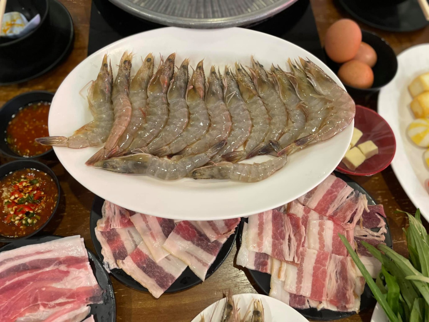 Baan suki, Y.O.U หมูกระทะ, JJANG restaurant and BBQ, ฮ่องเต้ สุกี้-ปิ้งย่าง บุฟเฟ่ต์, สุกี้ตี๋น้อย, สาขาเลียบด่วนเอกมัยรามอินทรา, BestBeef, ปิ้ง-ย่างเทวดา, Happy Suki, 18 มงกุฎ สุกี้-ชาบู, สุกี้ดารา, อร่อยติ่มซำ สุกี้สไตล์ฮ่องกง