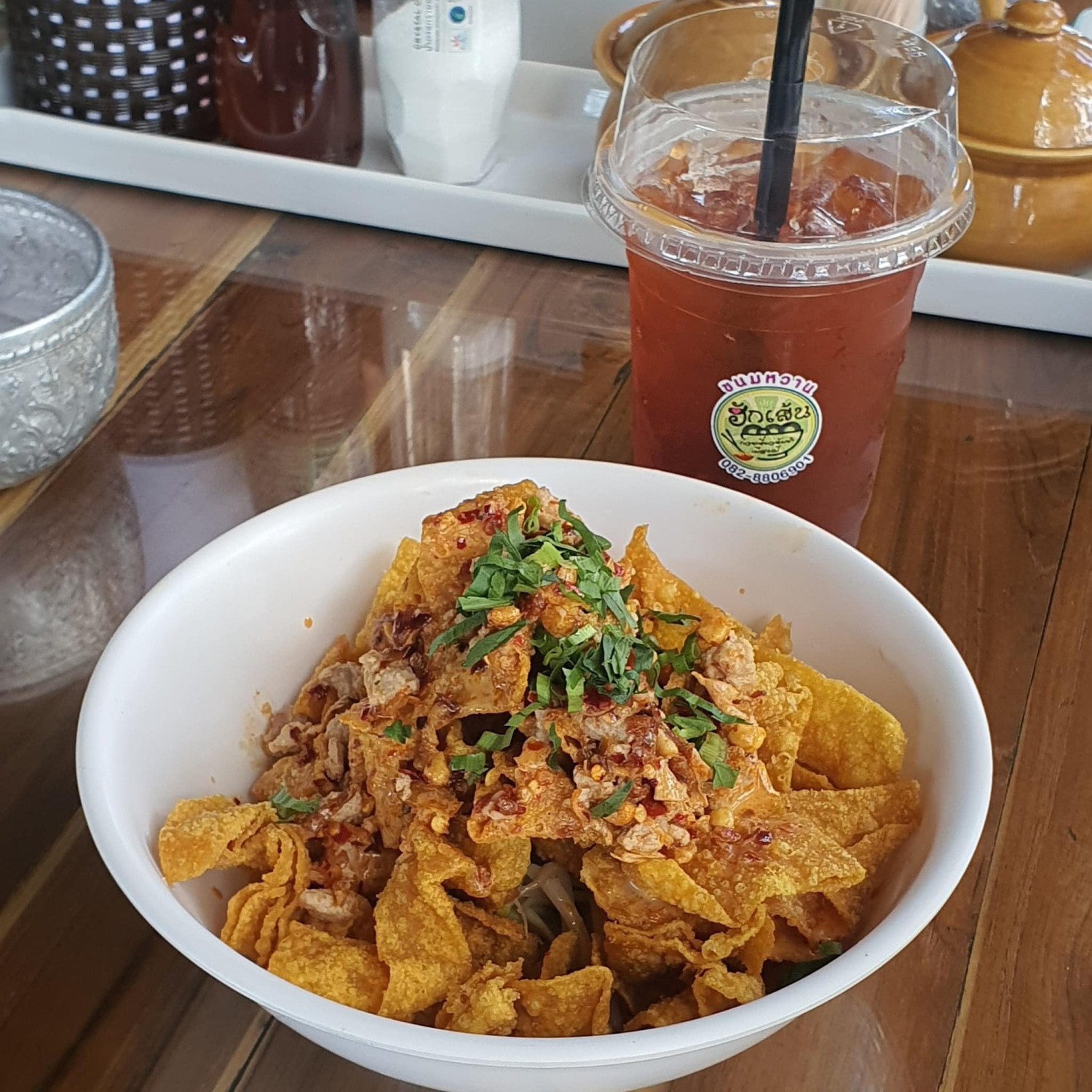 ฮอม Hom 2493, บ้านม่อนนกยูง, Kim's Cafe', ครัวจิ้นสด อาหารพื้นเมือง, ปั๋นใจ๋, สวนไซทอง ไส้กรอกเผาเตาดิน, ป้าแป้งเย็นตาโฟ ประตูชัย, ฮักเส้น ก๋วยเตี๋ยวต้มยำเมืองแพร่, ขนมเส้นน้ำย้อย กาดน้ำทอง -โจหยก, วีวี่ (weewee food and catering), ข้าวซอยเจ้เล็กประตูชัย แพร่, ร้านลาบป้ามา, ร่มไม้ใหญ่ เรสเตอรองท์, ร้านจิ้นนึ่งแม่หล่าย