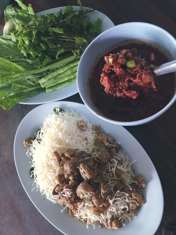 ฮอม Hom 2493, บ้านม่อนนกยูง, Kim's Cafe', ครัวจิ้นสด อาหารพื้นเมือง, ปั๋นใจ๋, สวนไซทอง ไส้กรอกเผาเตาดิน, ป้าแป้งเย็นตาโฟ ประตูชัย, ฮักเส้น ก๋วยเตี๋ยวต้มยำเมืองแพร่, ขนมเส้นน้ำย้อย กาดน้ำทอง -โจหยก, วีวี่ (weewee food and catering), ข้าวซอยเจ้เล็กประตูชัย แพร่, ร้านลาบป้ามา, ร่มไม้ใหญ่ เรสเตอรองท์, ร้านจิ้นนึ่งแม่หล่าย