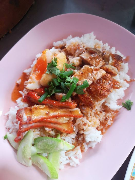 ผัดไท ท่ายาง, เจียมเลี้ยงเซี้ย, เจ๊กเม้ง ก๋วยเตี๋ยวเนื้อต้นตำรับเพชรบุรี, โอวทึ้ง นายกี๋, ครัวป้าเฉลียว, ครัวไข่มุก สะพานปลา ชะอำ, ขนมจีน ทอดมัน ท่งเชียง, พวงเพชร, ทรายทอดมัน บขส.เก่า, ข้าวแช่ป้าเอื้อน หน้ากาชาด เพชรบุรี, เจ๊แดงบางควาย, ร้านอาหารบ้านป้าองุ่น "ร้านเก่า 50 ปี", บ้านยายกับตา, ก๋วยเตี๋ยวเนื้อ &amp; ไก่ “แดงโรงฝ้าย”ตรงข้ามปั้มมานิต 