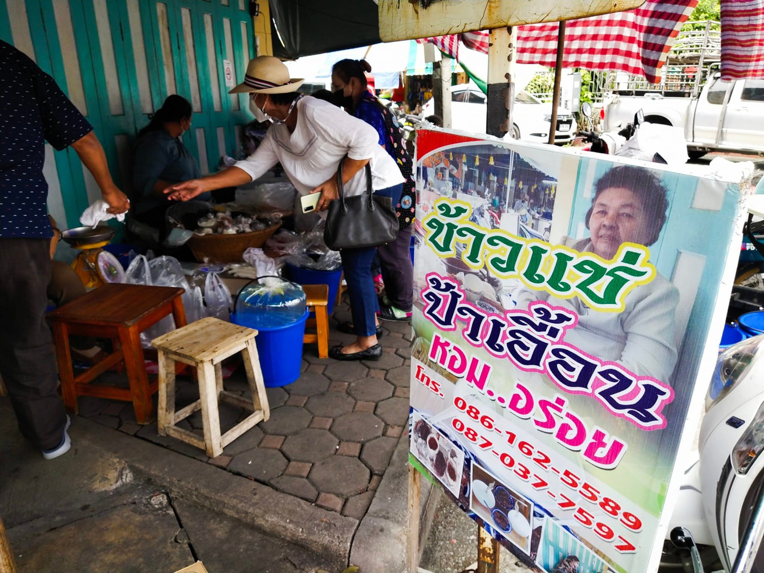 ผัดไท ท่ายาง, เจียมเลี้ยงเซี้ย, เจ๊กเม้ง ก๋วยเตี๋ยวเนื้อต้นตำรับเพชรบุรี, โอวทึ้ง นายกี๋, ครัวป้าเฉลียว, ครัวไข่มุก สะพานปลา ชะอำ, ขนมจีน ทอดมัน ท่งเชียง, พวงเพชร, ทรายทอดมัน บขส.เก่า, ข้าวแช่ป้าเอื้อน หน้ากาชาด เพชรบุรี, เจ๊แดงบางควาย, ร้านอาหารบ้านป้าองุ่น "ร้านเก่า 50 ปี", บ้านยายกับตา, ก๋วยเตี๋ยวเนื้อ &amp; ไก่ “แดงโรงฝ้าย”ตรงข้ามปั้มมานิต 