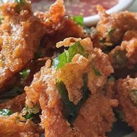 ผัดไท ท่ายาง, เจียมเลี้ยงเซี้ย, เจ๊กเม้ง ก๋วยเตี๋ยวเนื้อต้นตำรับเพชรบุรี, โอวทึ้ง นายกี๋, ครัวป้าเฉลียว, ครัวไข่มุก สะพานปลา ชะอำ, ขนมจีน ทอดมัน ท่งเชียง, พวงเพชร, ทรายทอดมัน บขส.เก่า, ข้าวแช่ป้าเอื้อน หน้ากาชาด เพชรบุรี, เจ๊แดงบางควาย, ร้านอาหารบ้านป้าองุ่น "ร้านเก่า 50 ปี", บ้านยายกับตา, ก๋วยเตี๋ยวเนื้อ &amp; ไก่ “แดงโรงฝ้าย”ตรงข้ามปั้มมานิต 