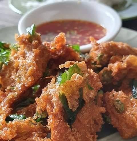 ผัดไท ท่ายาง, เจียมเลี้ยงเซี้ย, เจ๊กเม้ง ก๋วยเตี๋ยวเนื้อต้นตำรับเพชรบุรี, โอวทึ้ง นายกี๋, ครัวป้าเฉลียว, ครัวไข่มุก สะพานปลา ชะอำ, ขนมจีน ทอดมัน ท่งเชียง, พวงเพชร, ทรายทอดมัน บขส.เก่า, ข้าวแช่ป้าเอื้อน หน้ากาชาด เพชรบุรี, เจ๊แดงบางควาย, ร้านอาหารบ้านป้าองุ่น "ร้านเก่า 50 ปี", บ้านยายกับตา, ก๋วยเตี๋ยวเนื้อ &amp; ไก่ “แดงโรงฝ้าย”ตรงข้ามปั้มมานิต 