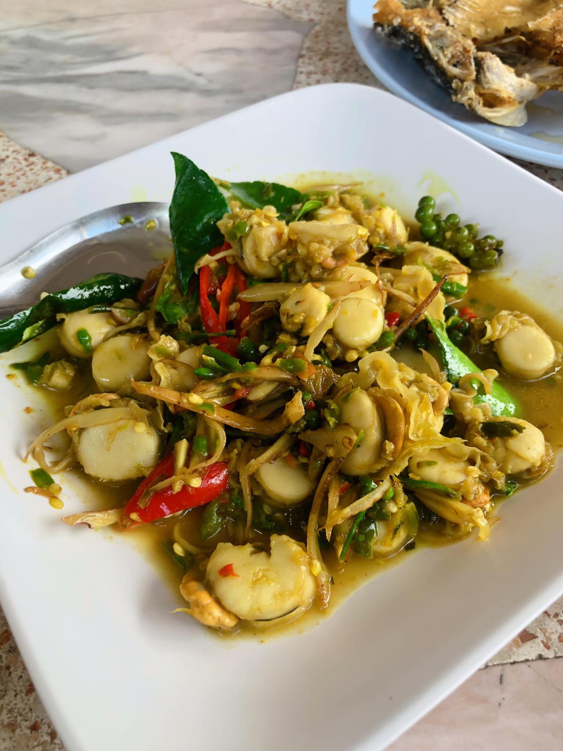 ผัดไท ท่ายาง, เจียมเลี้ยงเซี้ย, เจ๊กเม้ง ก๋วยเตี๋ยวเนื้อต้นตำรับเพชรบุรี, โอวทึ้ง นายกี๋, ครัวป้าเฉลียว, ครัวไข่มุก สะพานปลา ชะอำ, ขนมจีน ทอดมัน ท่งเชียง, พวงเพชร, ทรายทอดมัน บขส.เก่า, ข้าวแช่ป้าเอื้อน หน้ากาชาด เพชรบุรี, เจ๊แดงบางควาย, ร้านอาหารบ้านป้าองุ่น "ร้านเก่า 50 ปี", บ้านยายกับตา, ก๋วยเตี๋ยวเนื้อ &amp; ไก่ “แดงโรงฝ้าย”ตรงข้ามปั้มมานิต 