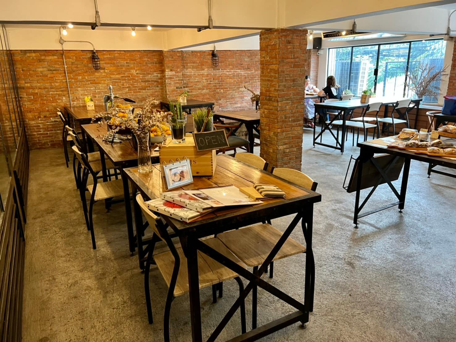 Flinders Street Cafe, Simplycafebkk, Neighbor cats koff bar, Bunnierista, Blend cafe, Hatchery, SEVENDAYS cafe &amp; bakehouse, Smith &amp; Rabbit Cuisine