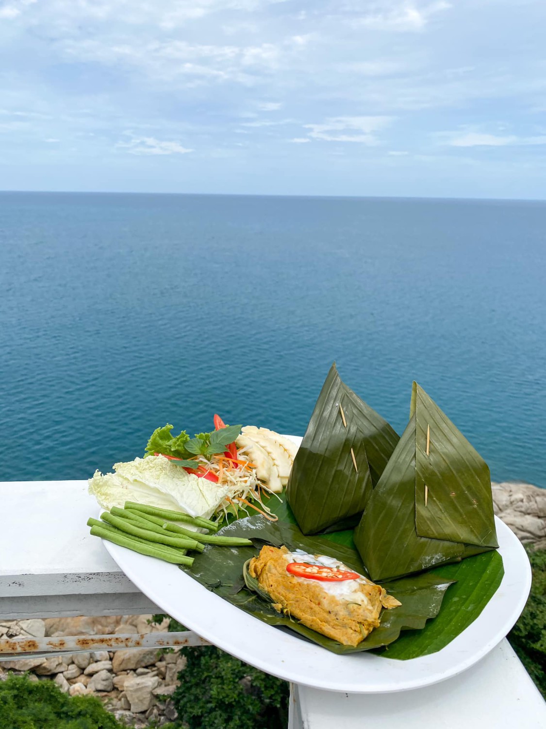 บ้านสวนลุงไข่, พี่เชษฐ์, Sawasdee-CuP Samui, ร้านอาหารข้าวหอม เกาะสมุย, ครัวชาวบ้าน, ท่าเรือสมุยซีฟู้ด, เสบียงเล, Mira Serene, โกเซ้ง เกาะสมุย, ครัวเสวยสมุย, The Roof Samui, มิสสมุย, Jam restaurant