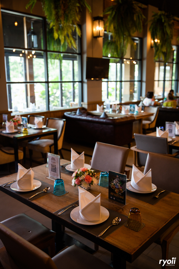 บ้านสวย ในสวน, Siam Brasserie , The Treehouse Nongchok, Natura Cafe, BaanNaiSuan Cafe&Yoga, Patom, Portobello & Désiré, ครัวบ้านสวนสุวรรณ, ร้านอาหารฐิตารีย์ สวนรถไฟ จตุจักร, บ้านสวน อบอวลรัก