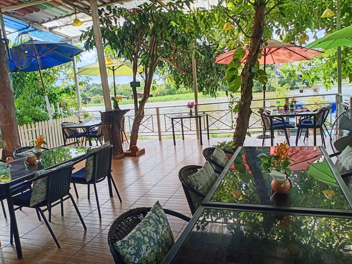 NARA Thai Cuisine, ธธดา TH•TH•DAH, Marie Guimar, อรุณ, Phuket Town Restaurant, บ้านรับรอง, ต้นเครื่อง, Ruen Noppagao - ร้านอาหารเรือนนพเก้า, บ้านไอซ์, กลางซอย, อ้อยหวาน, Simmer by Praha , Ther Dining & Bar, Na Bowon ณ บวร, คุณเอียดชาววัง & ANYA Cafe', Supanniga Eating Room, สาขาท่าเตียน