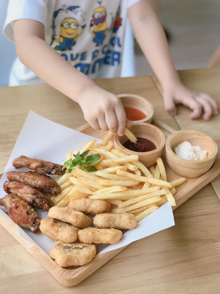 Kiddies’ House, ม้าก้านกล้วย คิดส์คาเฟ่, Little sheep kids cafe, Kickinkids, Moana Cafe, Organika Cafe and Play, Little Barn Kids Cafe, Pumpkin Art Town, DUBUA CAFE, FARM LUCK, Dressage Horse Café, Buttercup, Mari go round