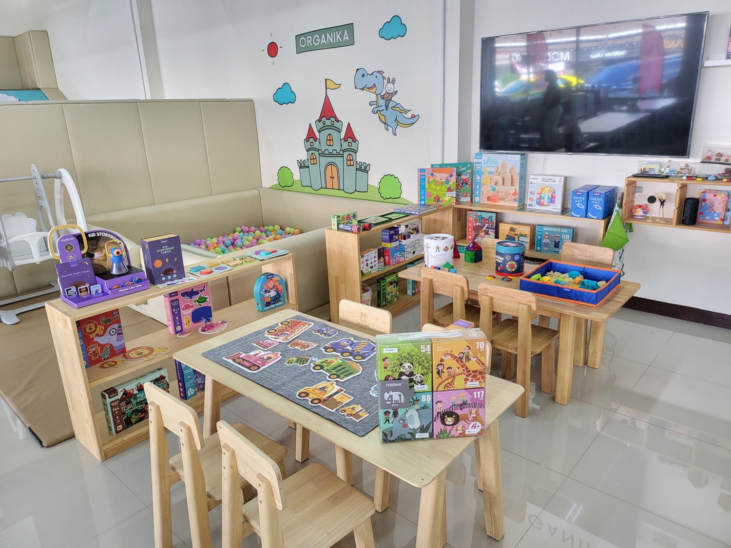 Kiddies’ House, ม้าก้านกล้วย คิดส์คาเฟ่, Little sheep kids cafe, Kickinkids, Moana Cafe, Organika Cafe and Play, Little Barn Kids Cafe, Pumpkin Art Town, DUBUA CAFE, FARM LUCK, Dressage Horse Café, Buttercup, Mari go round