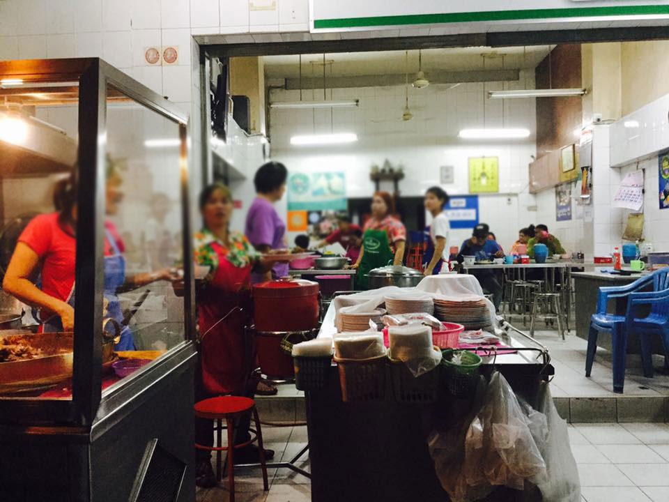 Ailati Resto, แสนยอด, ต๋องเต็มโต๊ะ, สาขาซอยเจริญกรุง 44, 80/20 bkk, ก๋วยเตี๋ยวเย็นตาโฟเกี๊ยวโต - บางรัก, โบ๊ยเกี๊ยเจ๊เนี๊ยวบางรัก, บุญทรัพย์คุณหลวง, นายเม้ง บะหมี่ปู เกี๊ยวกุ้งยักษ์, ทอดมันกวางตุ้ง สีนวล, เอ๋กระเพาะปลา ตรอกซุง, Panlee Bakery, ประจักษ์, ขาหมูตรอกซุงบางรัก เจ้าเก่า, ข้าวต้มปลา (กิมโป้), ข้าวขาหมูตีสาม, Hoklong Restaurant