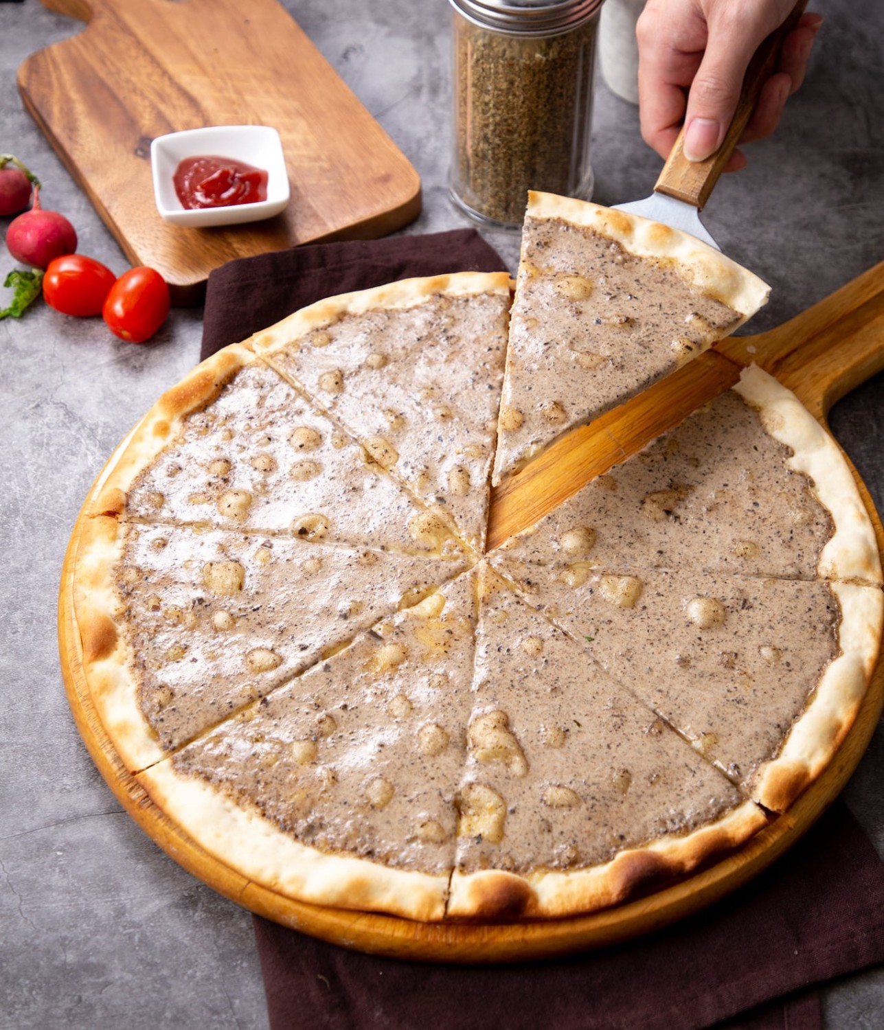 Pizzeria Limoncello, เชฟถนอม, กลมกล่อม BY CHEF AKE, Ciao Pizza, Pizza Aroy, Pizza Massilia, Grazie Pizzeria, The Garden Dough, Lanta Pizzeria, Mama Dolores, PizzaPazza, Dressage Horse Café, Pizzazo, Shelter Pizza พิซซ่าเตาถ่าน