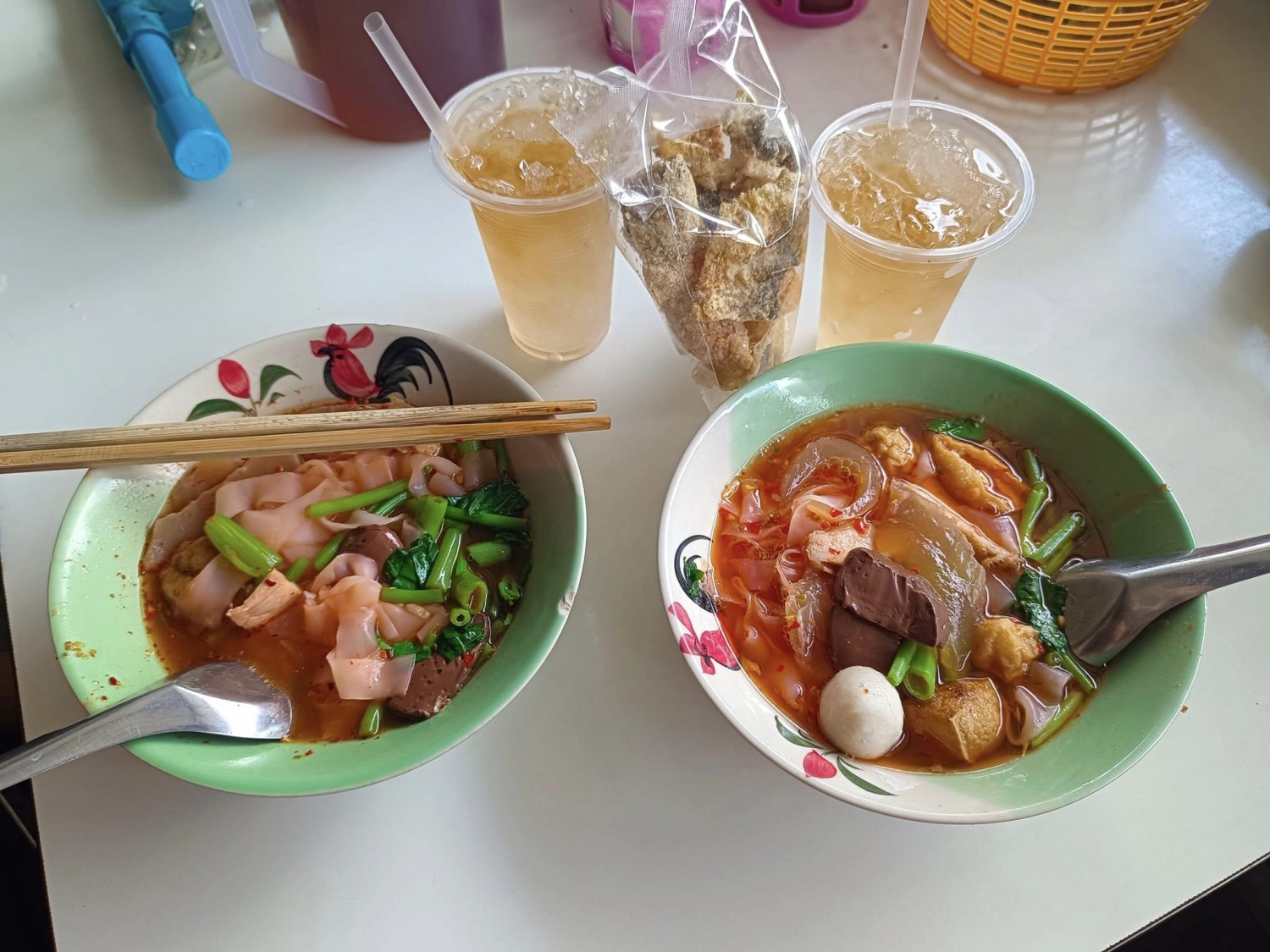เย็นตาโฟรสเด็ดโบสถ์แม่พระฟาติมา, เย็นตาโฟ คอนแวนต์, อู๋ เย็นตาโฟประตูผี, ร้านไทยรุ่งเรืองเย็นตาโฟเจริญผล, ศาลาแดงเย็นตาโฟ, ปุ๊ เย็นตาโฟ, เตี้ยเย็นตาโฟ, ชาละวันเย็นตาโฟ, เฮียตี๋ ก๋วยเตี๋ยวลูกชิ้นปลาเย็นตาโฟเยาวราชลาดพร้าววังหิน, จิระเย็นตาโฟ, โฟพ่นไฟ, พัวกี่, นายอ้วนเย็นตาโฟเสาชิงช้า, เจ๊อี่ เย็นตาโฟ ต้มยำ, ก๋วยเตี๋ยวเย็นตาโฟพี่หมู รสเด็ด, เม้งโภชนา ปิ่นเกล้า ลูกชิ้นปลา, เจ๊น้อยเย็นตาโฟ พระราม4, เย็นตาโฟ62, ใช่ เตี๋ยวปลา, เย็นตาโฟโพธาราม, เจ้อ้วนเย็นตาโฟ Jeauan yentafo, เย็นตาโฟฮ่องเต้ ศรีย่าน, เย็นตาโฟป้าเสนา เล้งแซ่บ, เพ้งเย็นตาโฟเจ้าเก่า ตลาดห้วยขวาง
