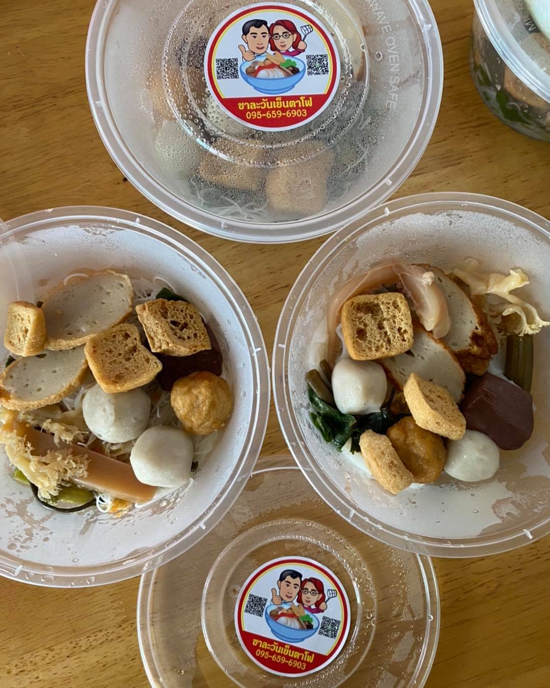 เย็นตาโฟรสเด็ดโบสถ์แม่พระฟาติมา, เย็นตาโฟ คอนแวนต์, อู๋ เย็นตาโฟประตูผี, ร้านไทยรุ่งเรืองเย็นตาโฟเจริญผล, ศาลาแดงเย็นตาโฟ, ปุ๊ เย็นตาโฟ, เตี้ยเย็นตาโฟ, ชาละวันเย็นตาโฟ, เฮียตี๋ ก๋วยเตี๋ยวลูกชิ้นปลาเย็นตาโฟเยาวราชลาดพร้าววังหิน, จิระเย็นตาโฟ, โฟพ่นไฟ, พัวกี่, นายอ้วนเย็นตาโฟเสาชิงช้า, เจ๊อี่ เย็นตาโฟ ต้มยำ, ก๋วยเตี๋ยวเย็นตาโฟพี่หมู รสเด็ด, เม้งโภชนา ปิ่นเกล้า ลูกชิ้นปลา, เจ๊น้อยเย็นตาโฟ พระราม4, เย็นตาโฟ62, ใช่ เตี๋ยวปลา, เย็นตาโฟโพธาราม, เจ้อ้วนเย็นตาโฟ Jeauan yentafo, เย็นตาโฟฮ่องเต้ ศรีย่าน, เย็นตาโฟป้าเสนา เล้งแซ่บ, เพ้งเย็นตาโฟเจ้าเก่า ตลาดห้วยขวาง