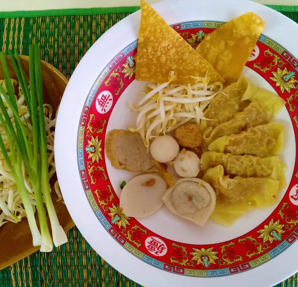 เย็นตาโฟรสเด็ดโบสถ์แม่พระฟาติมา, เย็นตาโฟ คอนแวนต์, อู๋ เย็นตาโฟประตูผี, ร้านไทยรุ่งเรืองเย็นตาโฟเจริญผล, ศาลาแดงเย็นตาโฟ, ปุ๊ เย็นตาโฟ, เตี้ยเย็นตาโฟ, ชาละวันเย็นตาโฟ, เฮียตี๋ ก๋วยเตี๋ยวลูกชิ้นปลาเย็นตาโฟเยาวราชลาดพร้าววังหิน, จิระเย็นตาโฟ, โฟพ่นไฟ, พัวกี่, นายอ้วนเย็นตาโฟเสาชิงช้า, เจ๊อี่ เย็นตาโฟ ต้มยำ, ก๋วยเตี๋ยวเย็นตาโฟพี่หมู รสเด็ด, เม้งโภชนา ปิ่นเกล้า ลูกชิ้นปลา, เจ๊น้อยเย็นตาโฟ พระราม4, เย็นตาโฟ62, ใช่ เตี๋ยวปลา, เย็นตาโฟโพธาราม, เจ้อ้วนเย็นตาโฟ Jeauan yentafo, เย็นตาโฟฮ่องเต้ ศรีย่าน, เย็นตาโฟป้าเสนา เล้งแซ่บ, เพ้งเย็นตาโฟเจ้าเก่า ตลาดห้วยขวาง