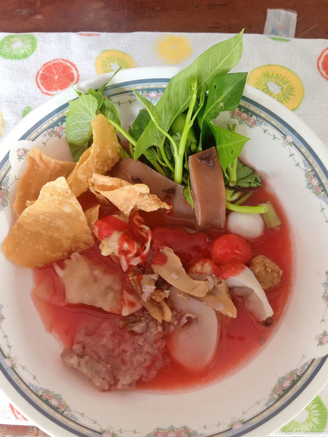 เย็นตาโฟรสเด็ดโบสถ์แม่พระฟาติมา, เย็นตาโฟ คอนแวนต์, อู๋ เย็นตาโฟประตูผี, ร้านไทยรุ่งเรืองเย็นตาโฟเจริญผล, ศาลาแดงเย็นตาโฟ, ปุ๊ เย็นตาโฟ, เตี้ยเย็นตาโฟ, ชาละวันเย็นตาโฟ, เฮียตี๋ ก๋วยเตี๋ยวลูกชิ้นปลาเย็นตาโฟเยาวราชลาดพร้าววังหิน, จิระเย็นตาโฟ, โฟพ่นไฟ, พัวกี่, นายอ้วนเย็นตาโฟเสาชิงช้า, เจ๊อี่ เย็นตาโฟ ต้มยำ, ก๋วยเตี๋ยวเย็นตาโฟพี่หมู รสเด็ด, เม้งโภชนา ปิ่นเกล้า ลูกชิ้นปลา, เจ๊น้อยเย็นตาโฟ พระราม4, เย็นตาโฟ62, ใช่ เตี๋ยวปลา, เย็นตาโฟโพธาราม, เจ้อ้วนเย็นตาโฟ Jeauan yentafo, เย็นตาโฟฮ่องเต้ ศรีย่าน, เย็นตาโฟป้าเสนา เล้งแซ่บ, เพ้งเย็นตาโฟเจ้าเก่า ตลาดห้วยขวาง