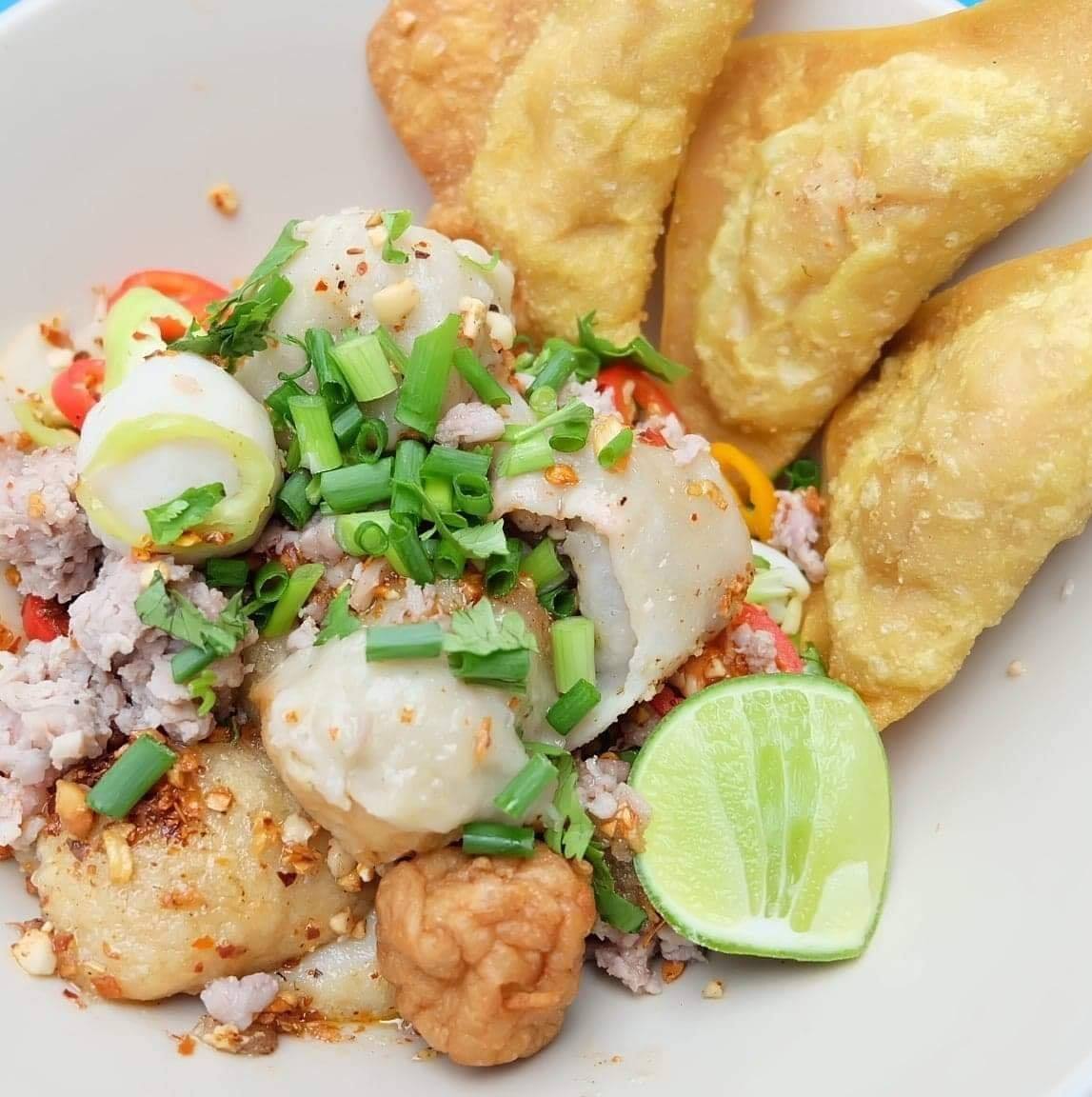 เย็นตาโฟรสเด็ดโบสถ์แม่พระฟาติมา, เย็นตาโฟ คอนแวนต์, อู๋ เย็นตาโฟประตูผี, ร้านไทยรุ่งเรืองเย็นตาโฟเจริญผล, ศาลาแดงเย็นตาโฟ, ปุ๊ เย็นตาโฟ, เตี้ยเย็นตาโฟ, ชาละวันเย็นตาโฟ, เฮียตี๋ ก๋วยเตี๋ยวลูกชิ้นปลาเย็นตาโฟเยาวราชลาดพร้าววังหิน, จิระเย็นตาโฟ, โฟพ่นไฟ, พัวกี่, นายอ้วนเย็นตาโฟเสาชิงช้า, เจ๊อี่ เย็นตาโฟ ต้มยำ, ก๋วยเตี๋ยวเย็นตาโฟพี่หมู รสเด็ด, เม้งโภชนา ปิ่นเกล้า ลูกชิ้นปลา, เจ๊น้อยเย็นตาโฟ พระราม4, เย็นตาโฟ62, ใช่ เตี๋ยวปลา, เย็นตาโฟโพธาราม, เจ้อ้วนเย็นตาโฟ Jeauan yentafo, เย็นตาโฟฮ่องเต้ ศรีย่าน, เย็นตาโฟป้าเสนา เล้งแซ่บ, เพ้งเย็นตาโฟเจ้าเก่า ตลาดห้วยขวาง