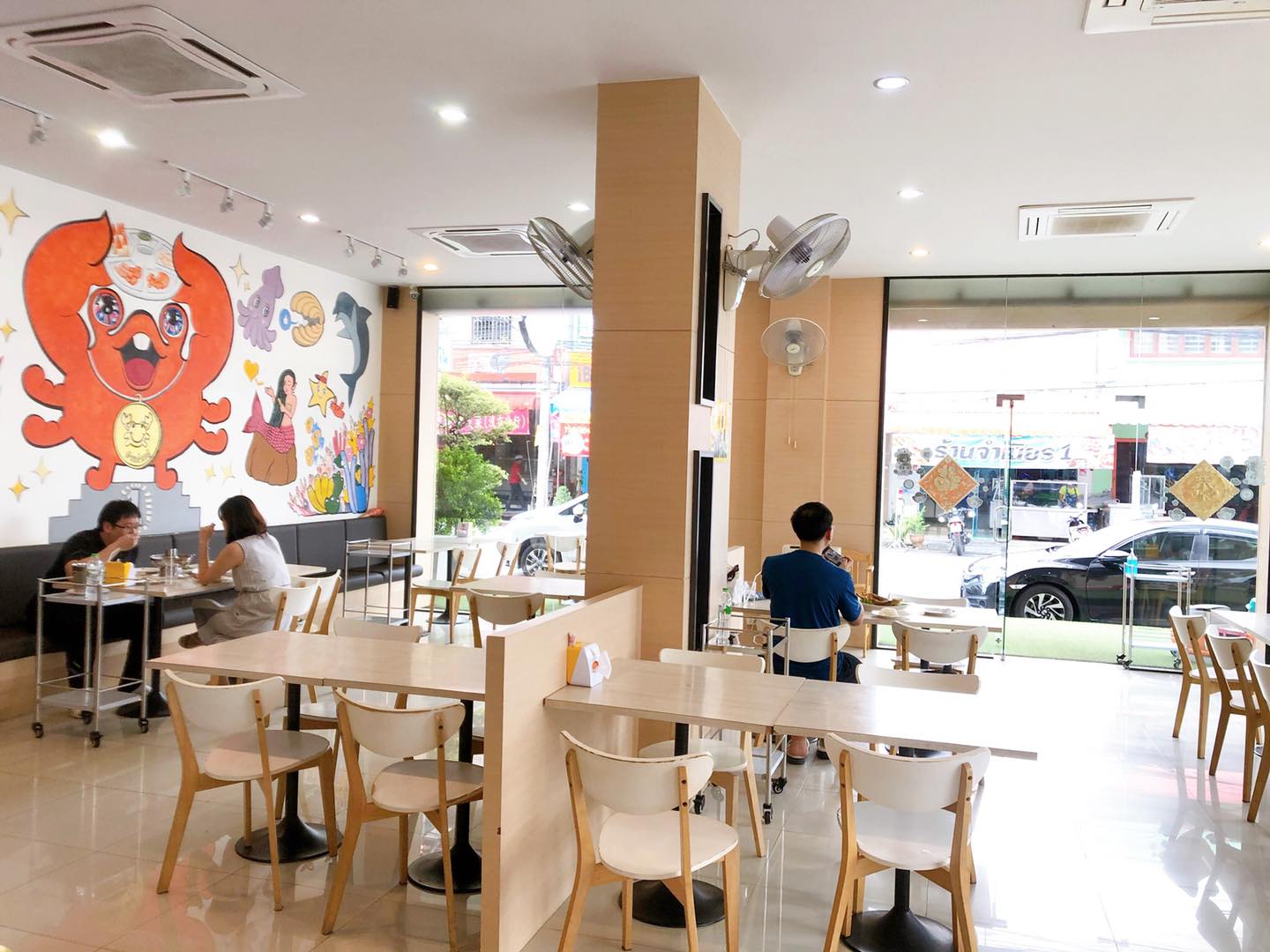 สวนชื่นสุข, Ar Restaurant Hatyai 嗳, ศิริ ต้มเลือดหมูหาดใหญ่, ไก่กรอบพี่เน่, ในรู, กุ๊กชัยติ่มซำ-ก๋วยเตี๋ยวราดหน้าปลากะพง, ร้านใต้ขอย ซอยตัน, กันเอง, หนานหยวน บะหมี่เกี๊ยวกุ้ง, สาขาปุณณกัณฑ์, ป่ายาง, บ้านก้ามปู, โชคดีแต่เตี้ยม บะกุ๊ดเต๋, ไก่ทอดหาดใหญ่มีนา, ร้านราดหน้าโกฉ่อน, ขนมจีนป้าชื่น, Space Bar, ขนมไข่เตาถ่านน้องนิล&คาเฟ่, ข้าวต้มรถแดง