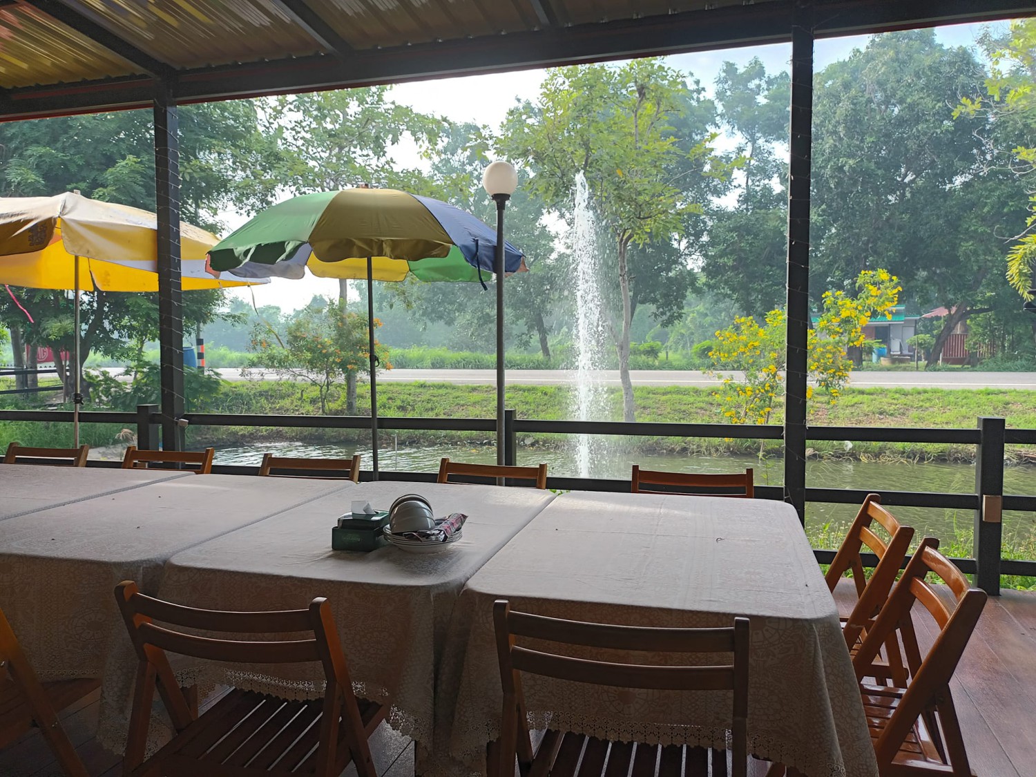 ร้านอ้นส้มตำปูม้า, ไผ่ขวาง, Zaab Station, เอมโอช by The Story, ครัวกางนา, คุ้มขวัญเจ้าเอย, ร้านบ้านเด, กุ่ยหมง, สวนอาหารเบญจรงค์ สุพรรณบุรี, ขัวะ, ลายน้ำ, มุมสบายครัวริมคลอง, ข้าวต้มโกเฑียร, นพรัตน์ ภัตตาคาร, กุ้งเป็น (เจ๊เน้ย), ขนาบน้ำสุพรรณบุรี and mellow, เรือนแพ (ครัวสุพรรณ) &amp; รีสอร์ท, ริมคลองเฮ้าส์, สุรชัยปลาเผา บึงไผ่แขก, Taiheiyo sushi suphanburi