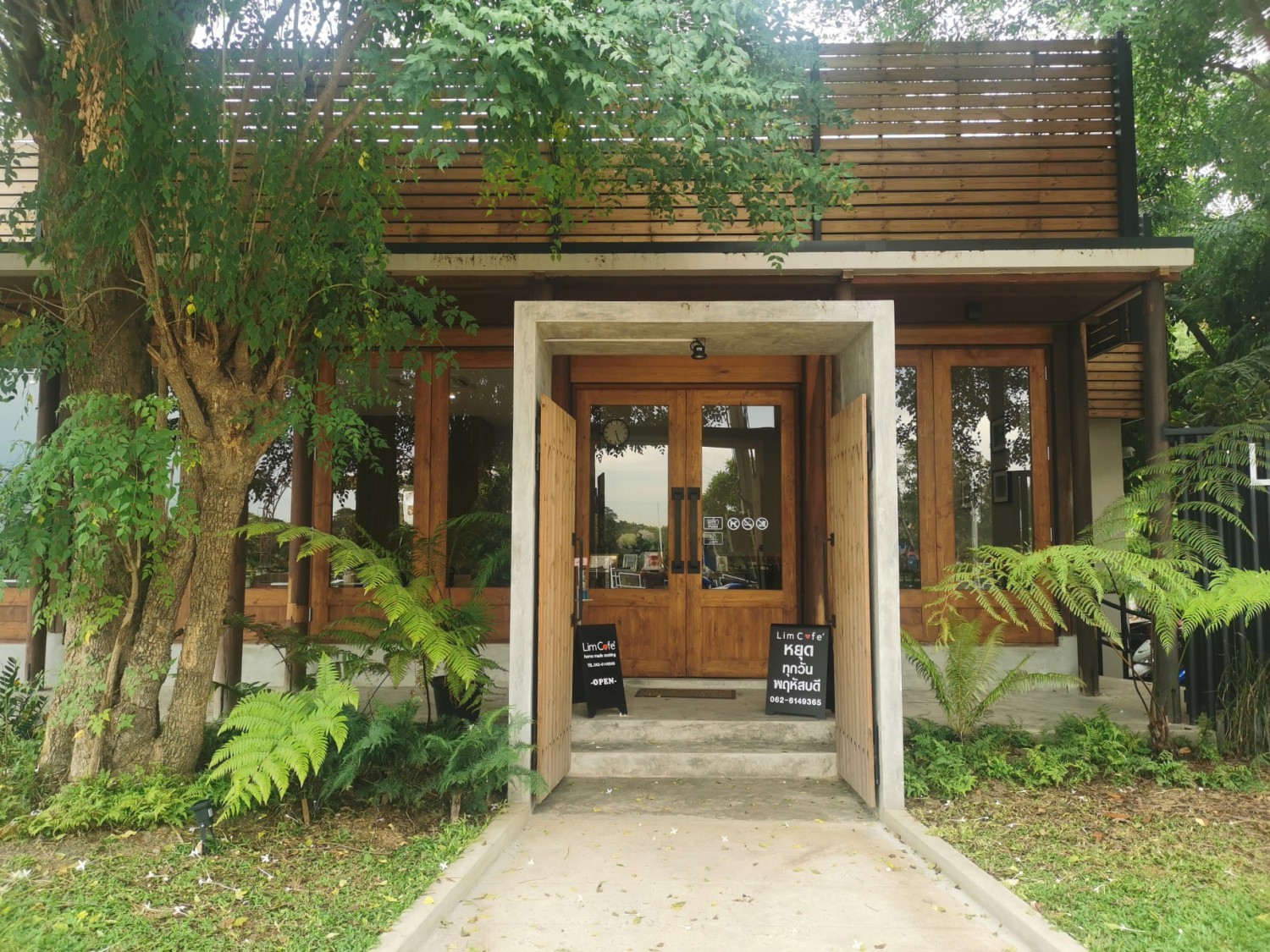 กอบัว, บ้านอาหารไทย, บ้านบัว, บ้านรั้วไม้ Cuisine & Cafe, ครัวหอมมันปู, ร้านไหน อุทยานหินเขางู ราชบุรี, สวนอาหาร รางตาล, Pakmud แซ่บหมูทะ, สาขาโพธาราม, ถึงพริกถึงขิง, มะม่วงคู่, เนื้อต้มบ้านสิงห์ เจ๊ติ๋ม, โกรกแดง, ชุมทางของอร่อย, Mainichi365, Octospider restaurant, Lim cafe Photaram, ครัวตะนาวศรี สวนผึ้ง ราชบุรี, อาตี๋โกปี๊, โอปอชิฟฟ่อนเค้ก, ก๋วยเตี๋ยวปลาแม่กลอง, ติ๋มเค้กมะพร้าวอ่อน, ก๋วยเตี๋ยวโบราณป้าฮวย, โอ่งข้าวโอ่งน้ำ, ครัวม่อนไข่ สวนผึ้ง ราชบุรี, ShabuDo