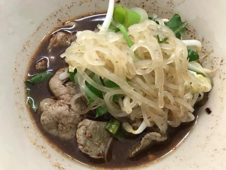 ก๋วยเตี๋ยวเรือในคลอง อยุธยา, กรุงเก่า"เตี๋ยวเรือ", ก๋วยเตี๋ยวเรือลวกปากริมคลอง &amp; หมูกะทะ อยุธยา, ก๋วยเตี๋ยวเรืออยุธยา-โอชินสูตรโบราณ, ร้านก๋วยเตี๋ยวเรือโอ่งบนแพริมแม่น้ำน้อย, ก๋วยเตี๋ยวเรือกิมหลวน อยุธยา, ก๋วยเตี๋ยวเรือ ตาลเดี่ยว'เตี๋ยวเรือ, ก๋วยเตี๊ยวลุงแจ๊ะ (บัวหวาน), ร้านก๋วยเตี๋ยวตาไห (คลองท่อ), ก๋วยเตี๋ยวเรือแม่วันดี อยุธยา, ก๋วยเตี๋ยวเรือแม่ต่วม อยุธยา, ก๋วยเตี๋ยวเรือ เสือร้องไห้, ก๋วยเตี๋ยวเรือ "รสโจ๊ะ" ป้าไวท์, ก๋วยเตี๋ยวเรืออยุธยา ป้าษา2, ก๋วยเตี๋ยววัดใหญ่, ก๋วยเตี๋ยวเรือห้อยขา อยุธยา, ก๋วยเตี๋ยวเรือนายอ๊อฟ สูตร”ยายจง”รสดั้งเดิม, ไทยเทวา ก๋วยเตี๋ยวเรืออยุธยา, ต้อยตลาดแตก สาขาใหญ่ ก๋วยเตี๋ยวเรืออยุธยา