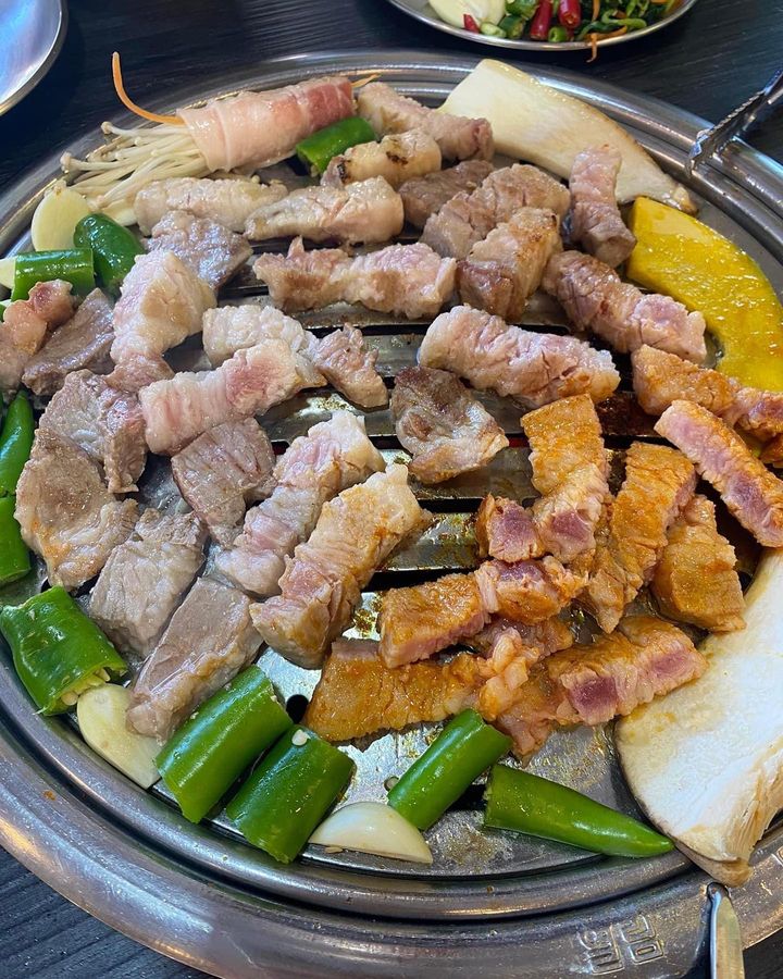 Gamsa_aree, Hana Korean BBQ, Yoon's Kitchen, Nene Korean BBQ Buffet, Kim's bbq, Saemaeul Thailand, Drum BBQ, Factory Buffet, GoGi SeKi, Seoul BBQ, Nammaejipthailand, The Tongkeungui, Seoul Garden, Kwang Han Roo, Jeju BBQ 제주 บุฟเฟ่ต์ปิ้งย่างเกาหลี, Palsaik Thailand, Kokinaemsae